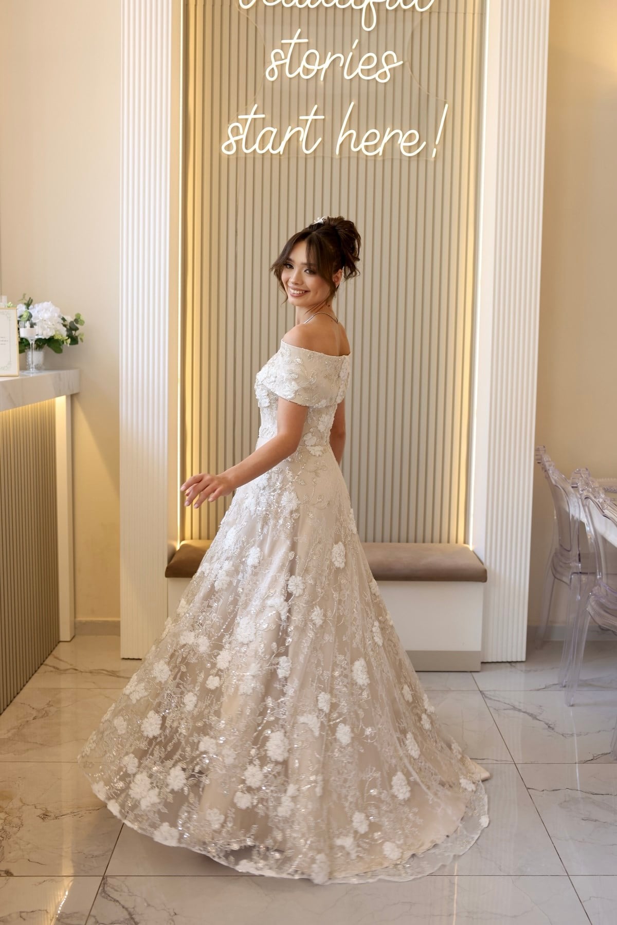 TheElsa | Kalina Prenses Bej Beyaz Maxi Dantel Nikah Nişan Söz ElbisesiBEYAZ DANTEL ELBİSELERKalina Prenses Bej Beyaz Maxi Dantel Nikah Nişan Söz Elbisesi