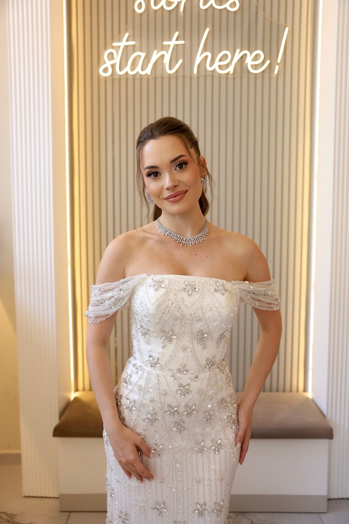 TheElsa | Laura Kalem Beyaz Dantel Nikah Nişan Söz ElbisesiBEYAZ DANTEL ELBİSELERLaura Kalem Beyaz Dantel Nikah Nişan Söz Elbisesi
