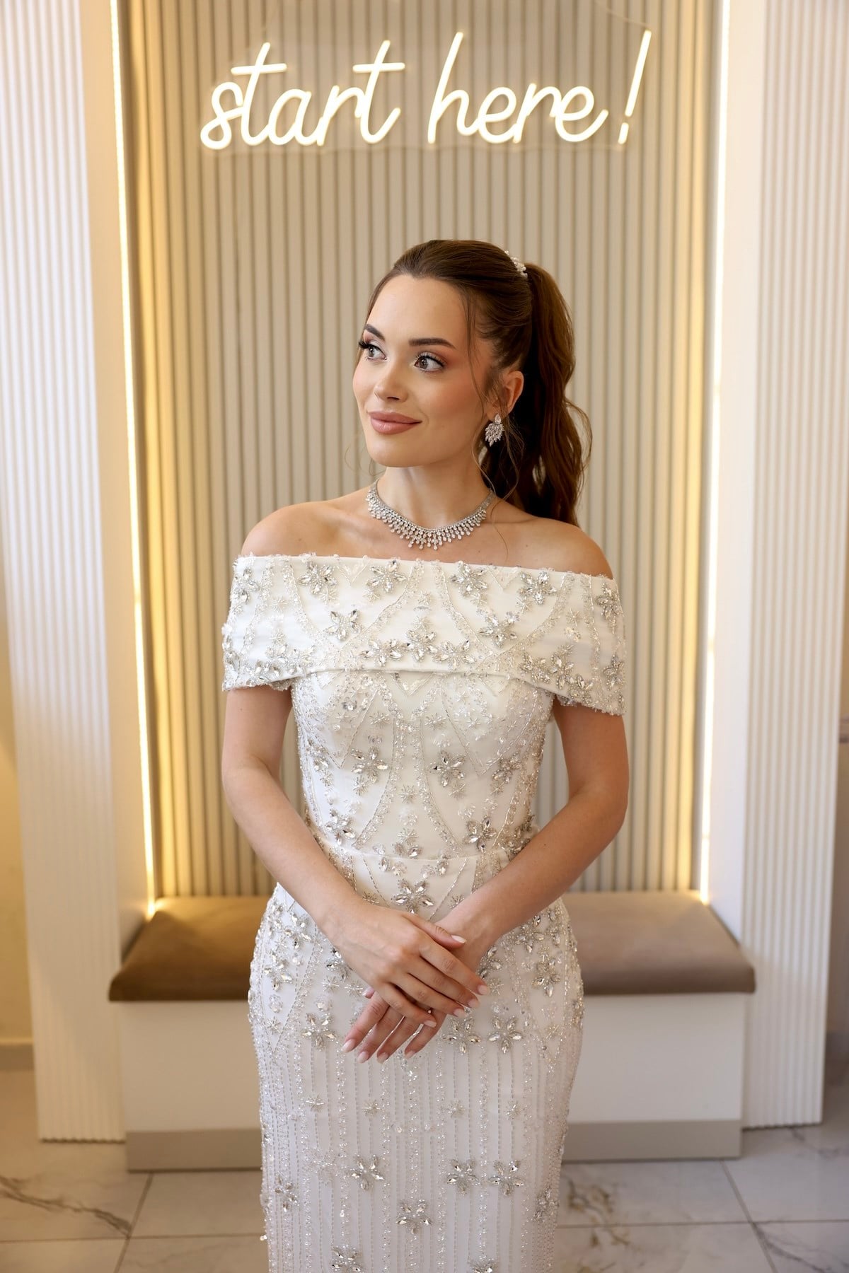 TheElsa | Laura Kalem Beyaz Dantel Nikah Nişan Söz ElbisesiBEYAZ DANTEL ELBİSELERLaura Kalem Beyaz Dantel Nikah Nişan Söz Elbisesi