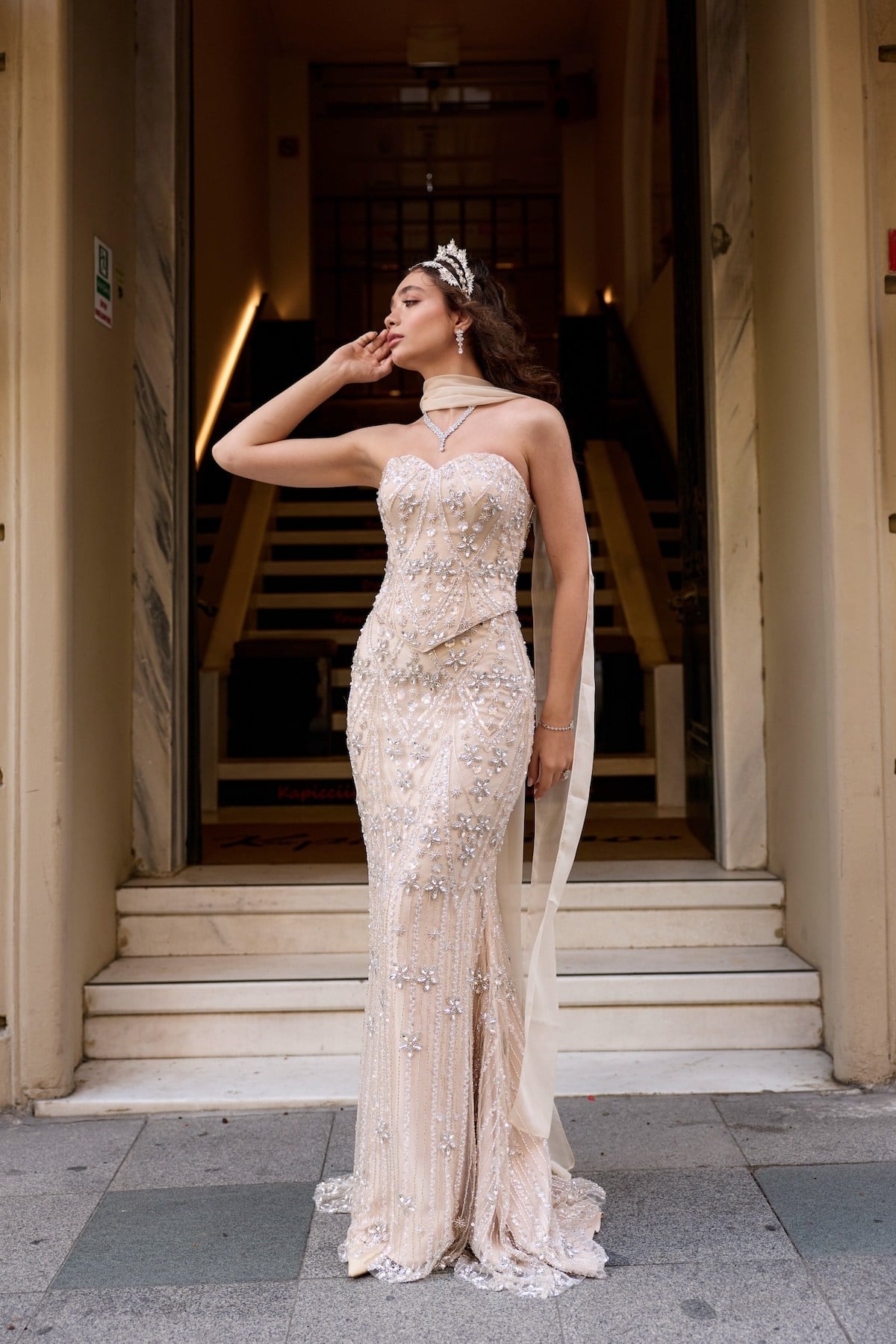 TheElsa | Hera Laura Kalp Yaka Bej Dantel Balık Korse Etek Nikah Nişan Söz ElbisesiRENKLİ DANTEL ELBİSELERLaura Kalp Yaka Bej Dantel Balık Korse Etek Nikah Nişan Söz Elbisesi