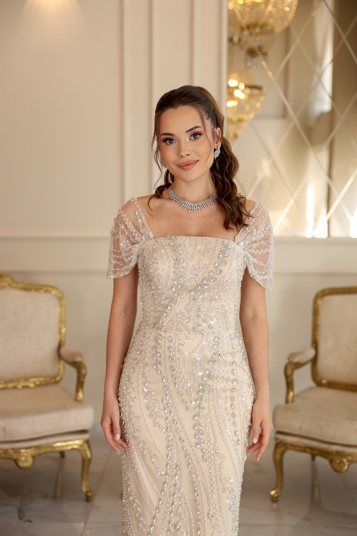 TheElsa | LİVA KALEMBEYAZ DANTEL ELBİSELERLiva Beyaz Bej Kalem Bant Bolero Nişan Elbisesi