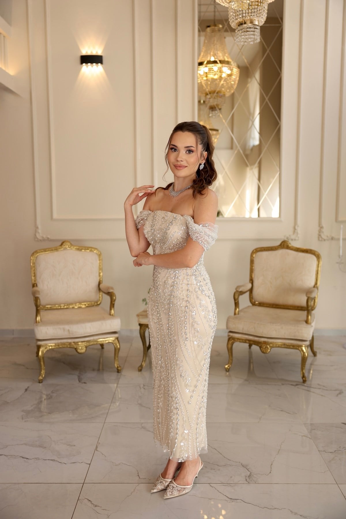 TheElsa | LİVA KALEMBEYAZ DANTEL ELBİSELERLiva Beyaz Bej Kalem Bant Bolero Nişan Elbisesi