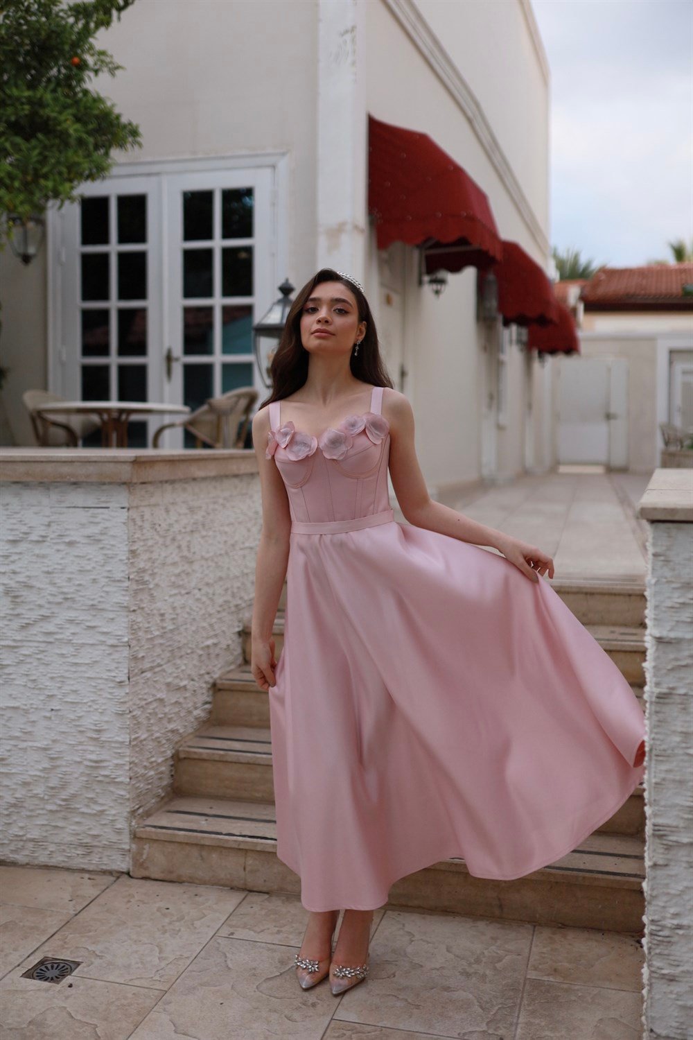 TheElsa | GİYİM | TAKI | Maria Pudra Pembe Saten Özel Tasarım Abiye ElbiseELBİSEMaria Pudra Pembe Saten Özel Tasarım Abiye Elbise