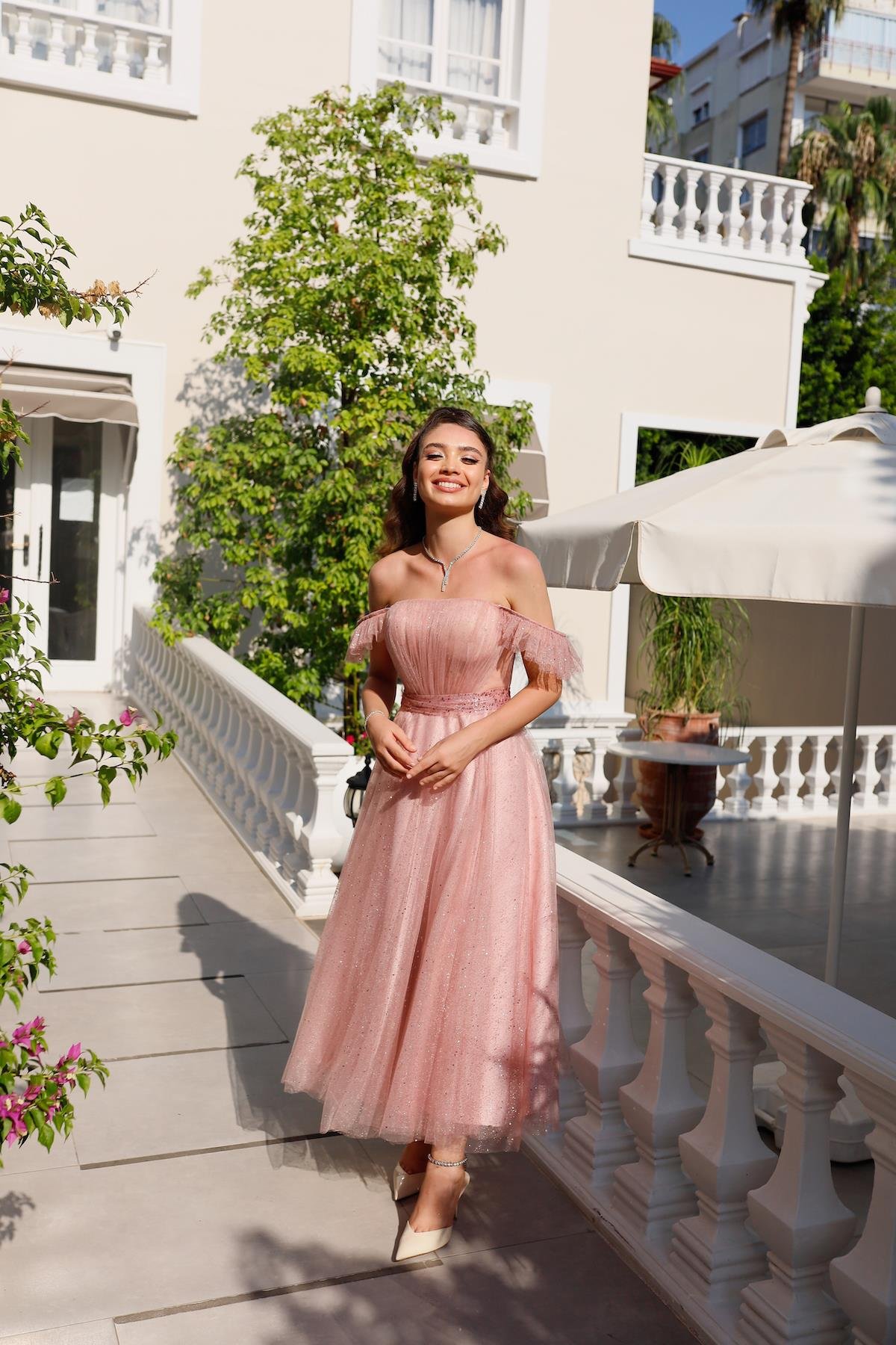 TheElsa | Kişiye Özel Üretim Abiye Elbise | Melissa Pudra Özel Tasarım Simli Tül Abiye ElbiseÖZEL ÜRETİM ELBİSEMelissa Powder Special Design Silvery Tulle Evening Dress