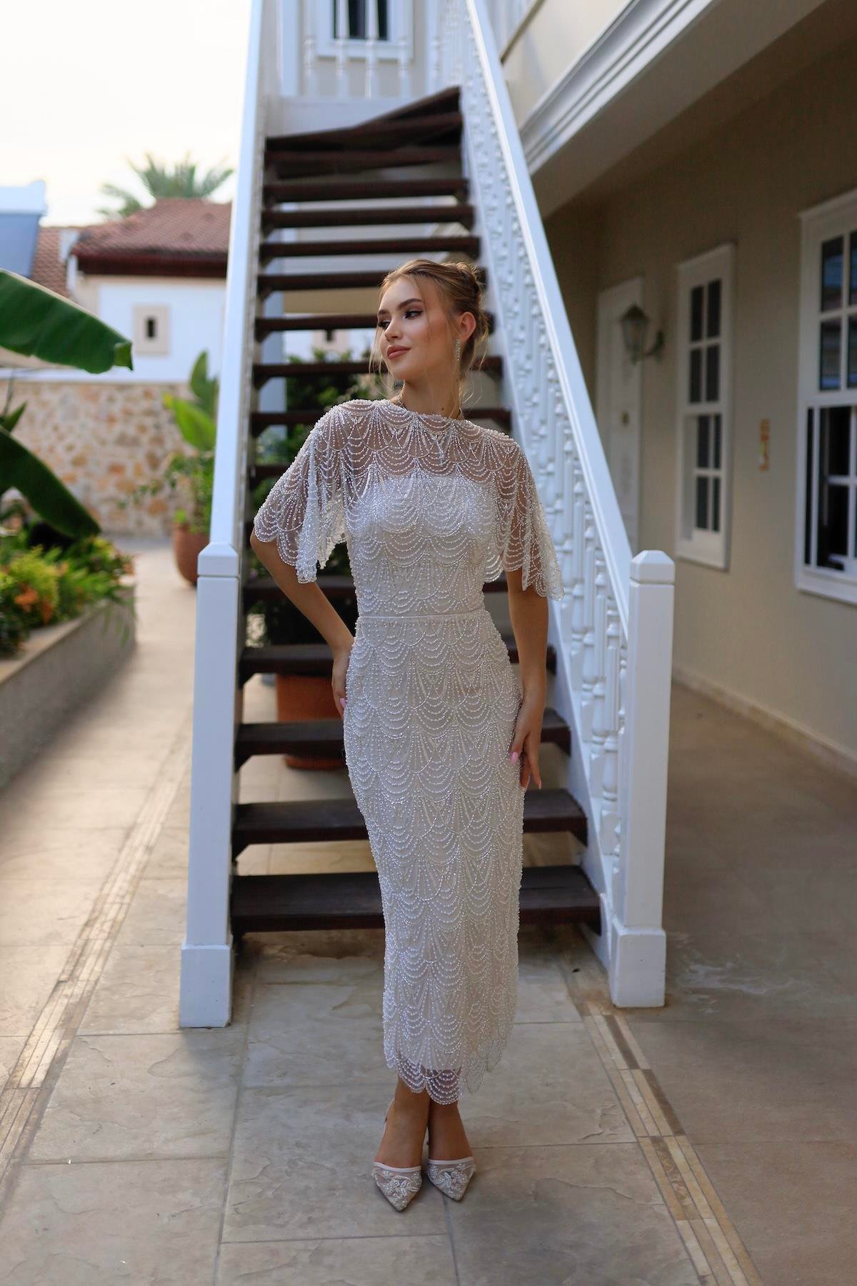 TheElsa | Monica Pelerin KalemDANTEL ELBİSELERMonica Pelerin Kalem Özel Tasarım Dantel Nişan Nikah Elbisesi