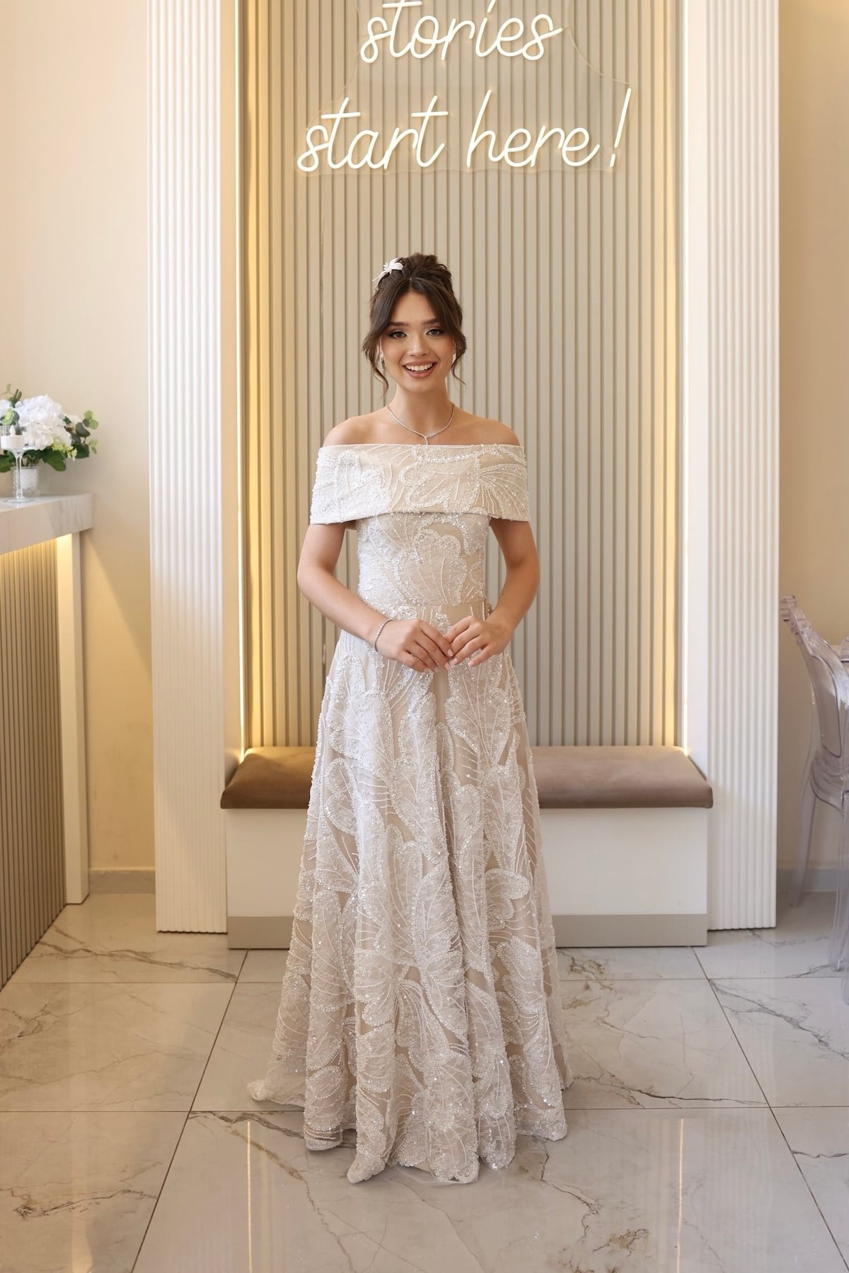 TheElsa | Nadia Prenses Bej Beyaz Maxi Dantel Nikah Nişan Söz ElbisesiBEYAZ DANTEL ELBİSELERNadia Prenses Bej Beyaz Maxi Dantel Nikah Nişan Söz Elbisesi