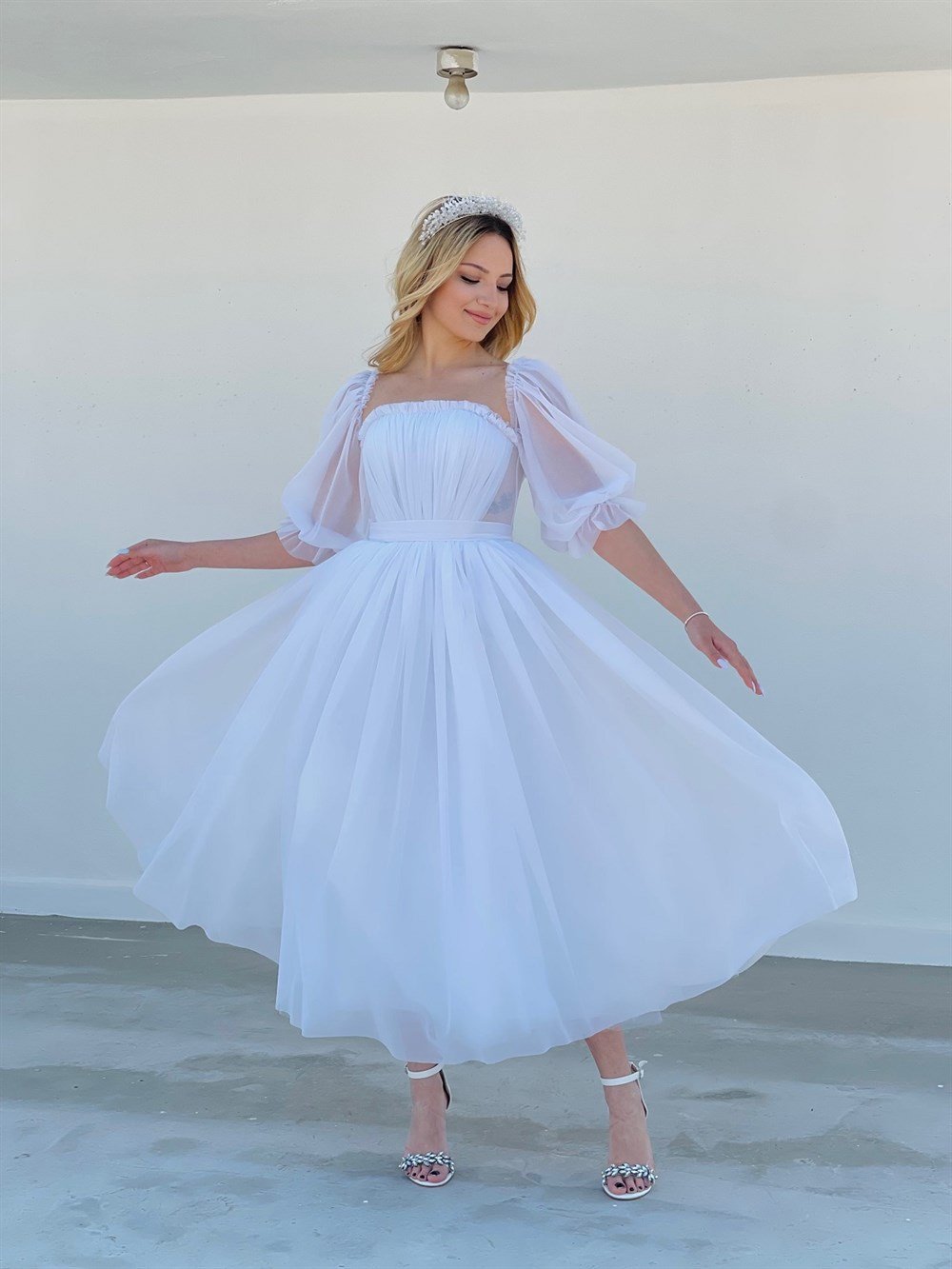 TheElsa | GİYİM | TAKI | Pera Beyaz Özel Tasarım Simli Tül Nikah ElbisesiELBİSEPera Beyaz Özel Tasarım Simli Tül Nikah Elbisesi