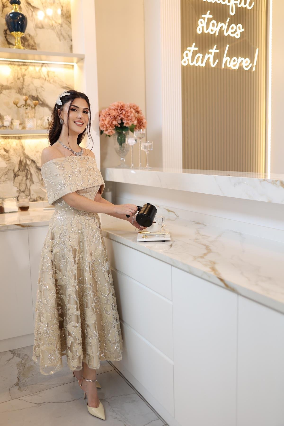 TheElsa | ARES PRENSES BEJRENKLİ DANTEL ELBİSELERPrenses Ares Bej Çiçekli Özel Tasarım Dantel Nişan Nikah Elbise