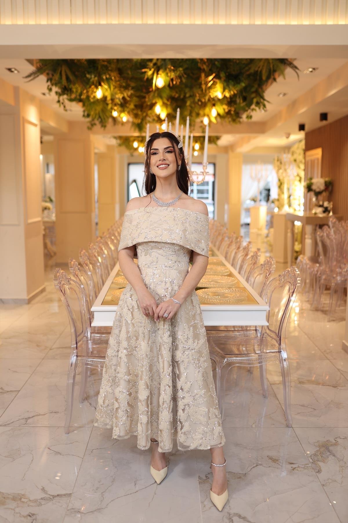 TheElsa | ARES PRENSES BEJRENKLİ DANTEL ELBİSELERPrenses Ares Bej Çiçekli Özel Tasarım Dantel Nişan Nikah Elbise
