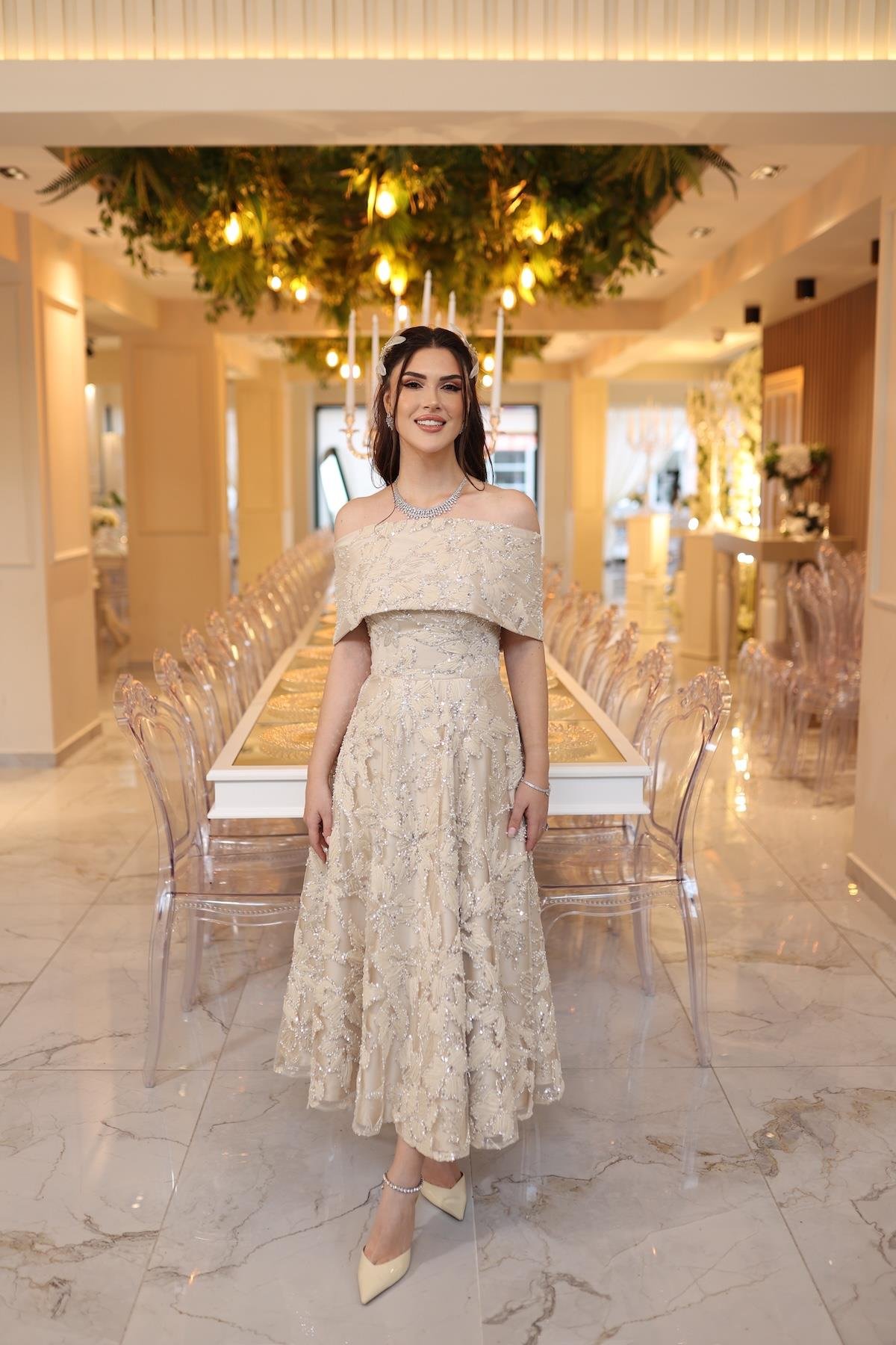 TheElsa | ARES PRENSES BEJRENKLİ DANTEL ELBİSELERPrenses Ares Bej Çiçekli Özel Tasarım Dantel Nişan Nikah Elbise