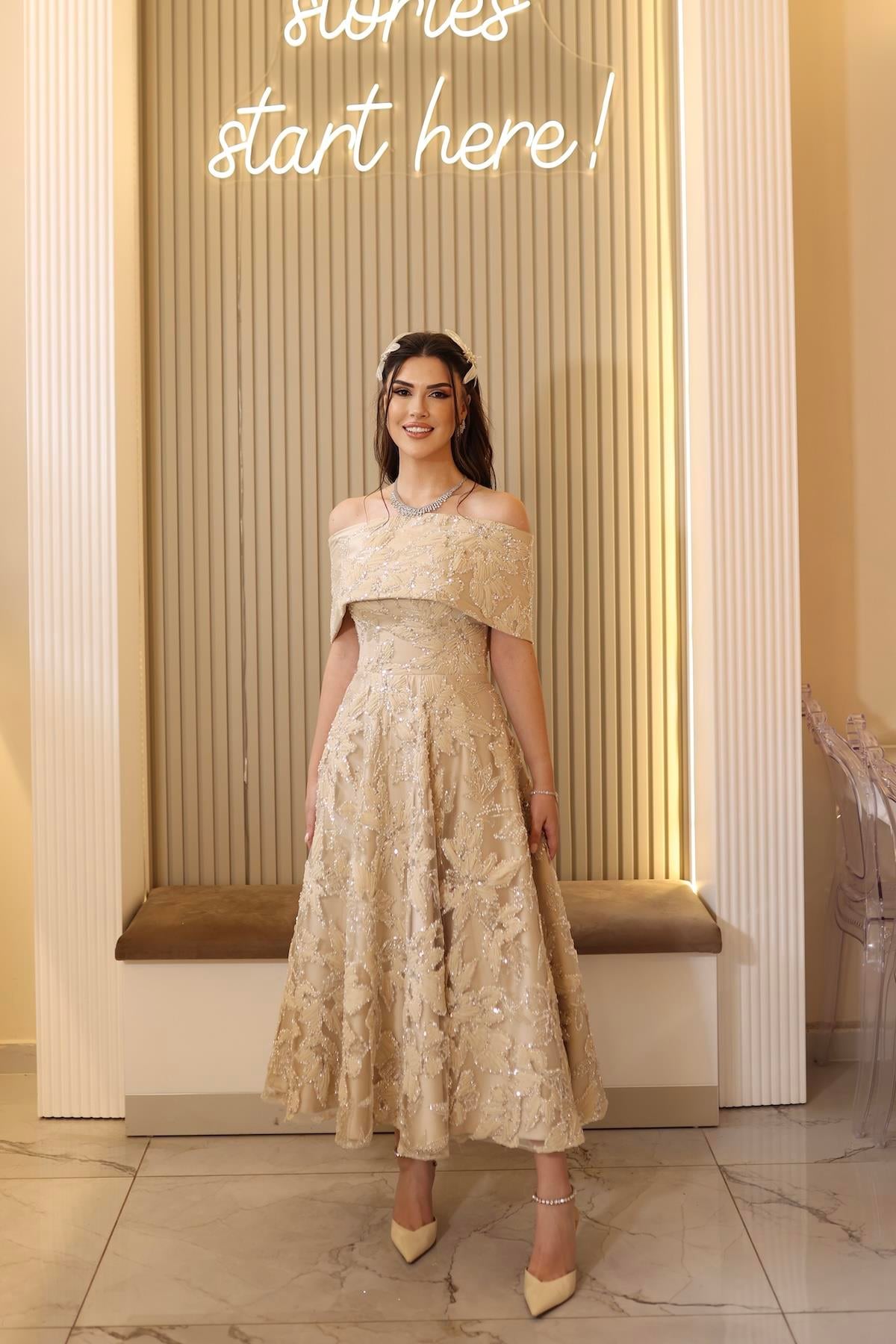 TheElsa | ARES PRENSES BEJRENKLİ DANTEL ELBİSELERPrenses Ares Bej Çiçekli Özel Tasarım Dantel Nişan Nikah Elbise