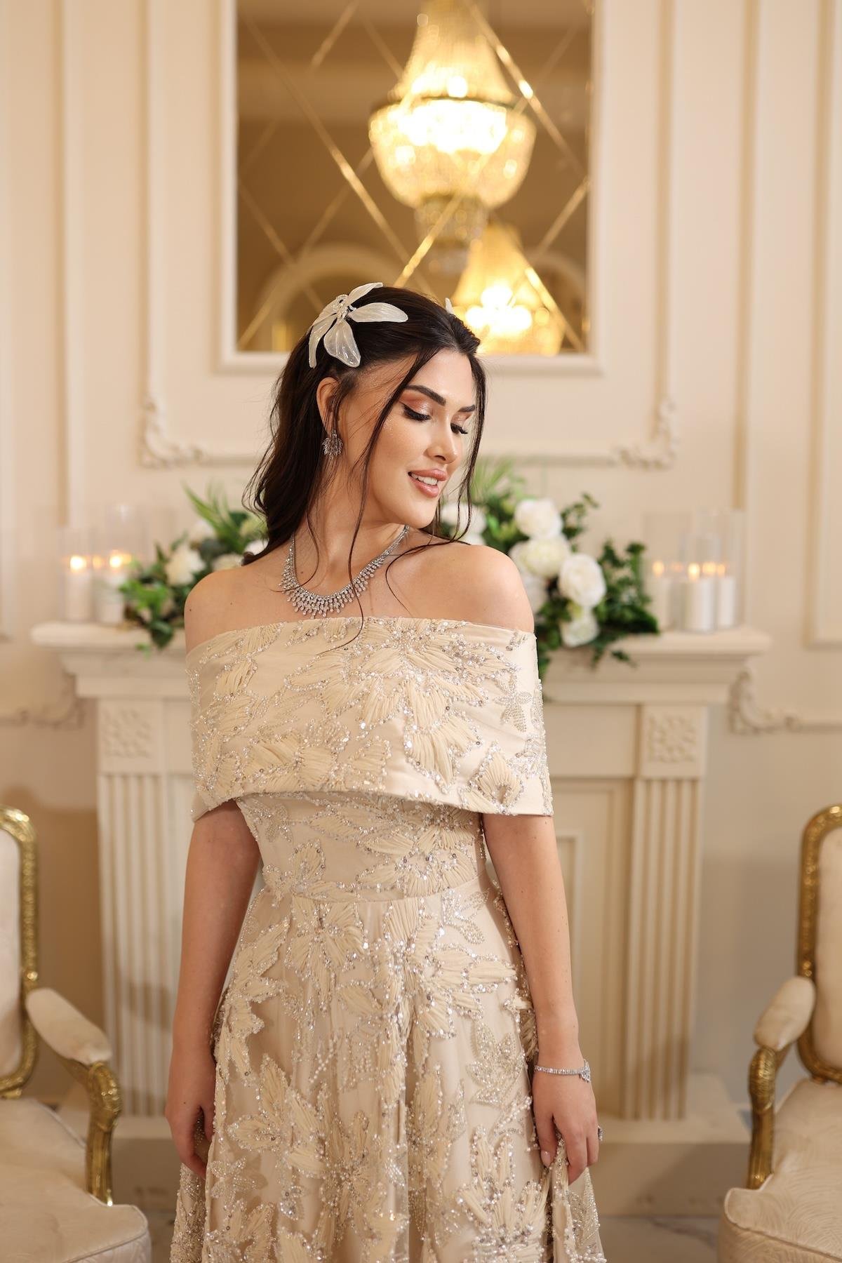 TheElsa | ARES PRENSES BEJRENKLİ DANTEL ELBİSELERPrenses Ares Bej Çiçekli Özel Tasarım Dantel Nişan Nikah Elbise