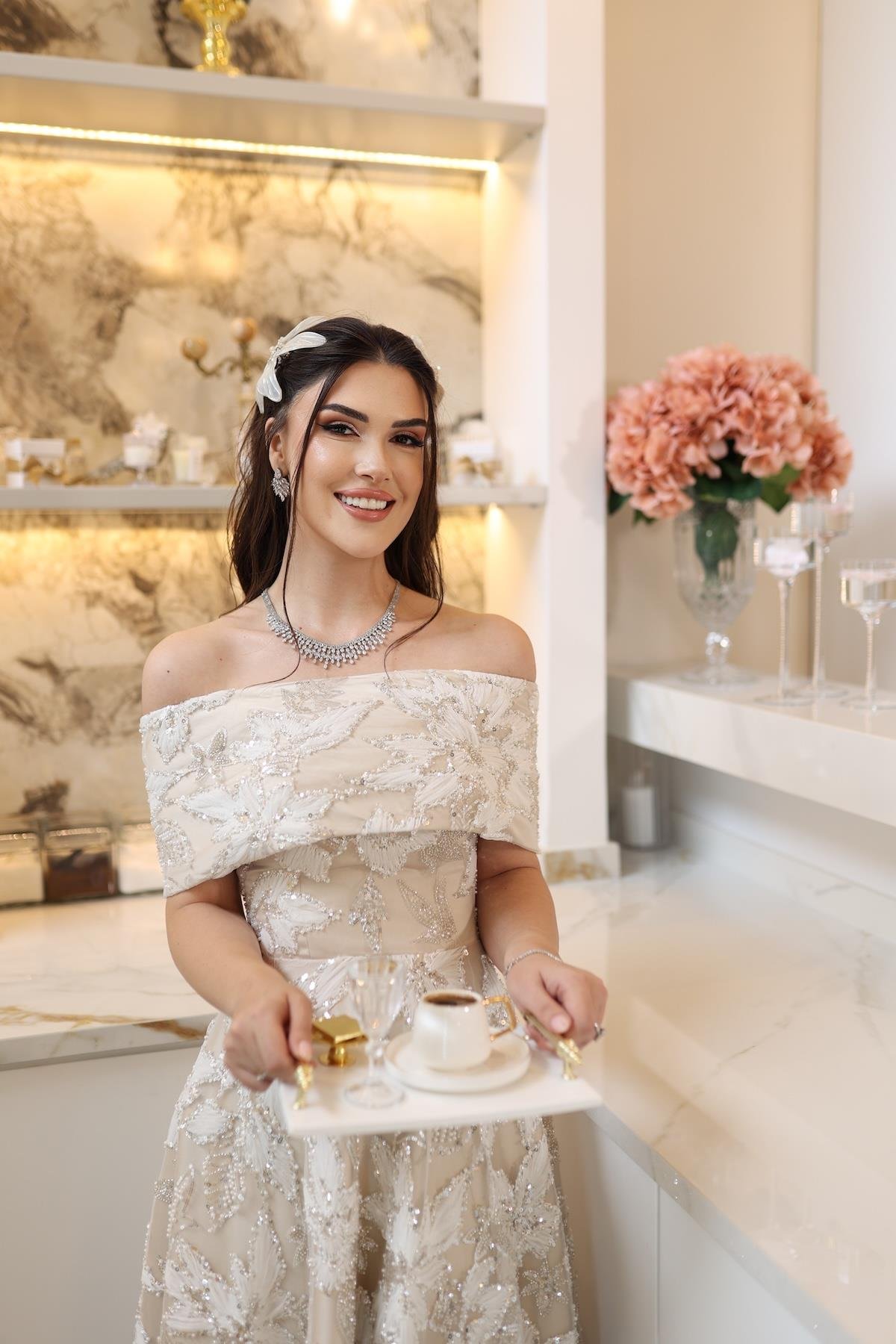 TheElsa | PRENSES ARES BEYAZBEYAZ DANTEL ELBİSELERPrenses Ares Beyaz Çiçekli Özel Tasarım Dantel Nişan Nikah Elbise