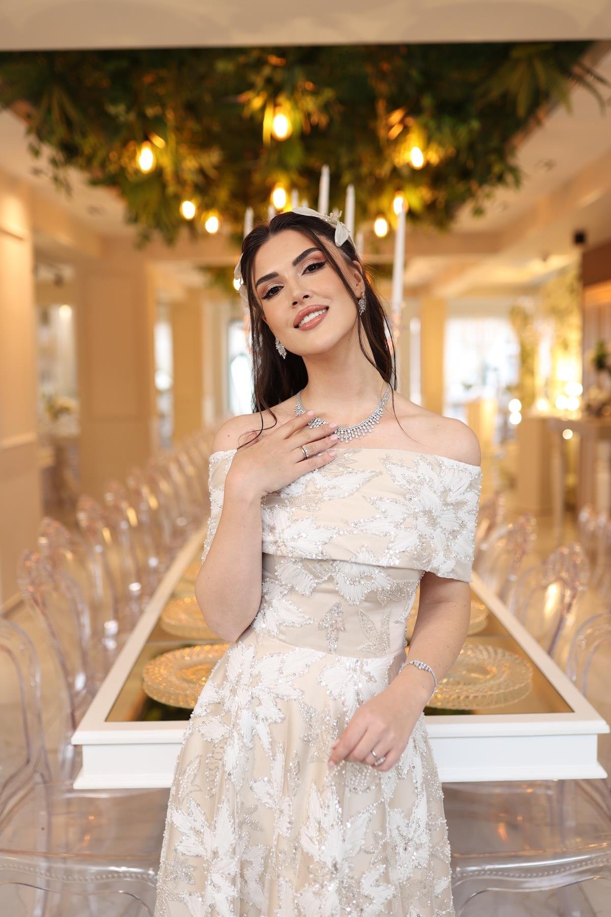 TheElsa | PRENSES ARES BEYAZBEYAZ DANTEL ELBİSELERPrenses Ares Beyaz Çiçekli Özel Tasarım Dantel Nişan Nikah Elbise