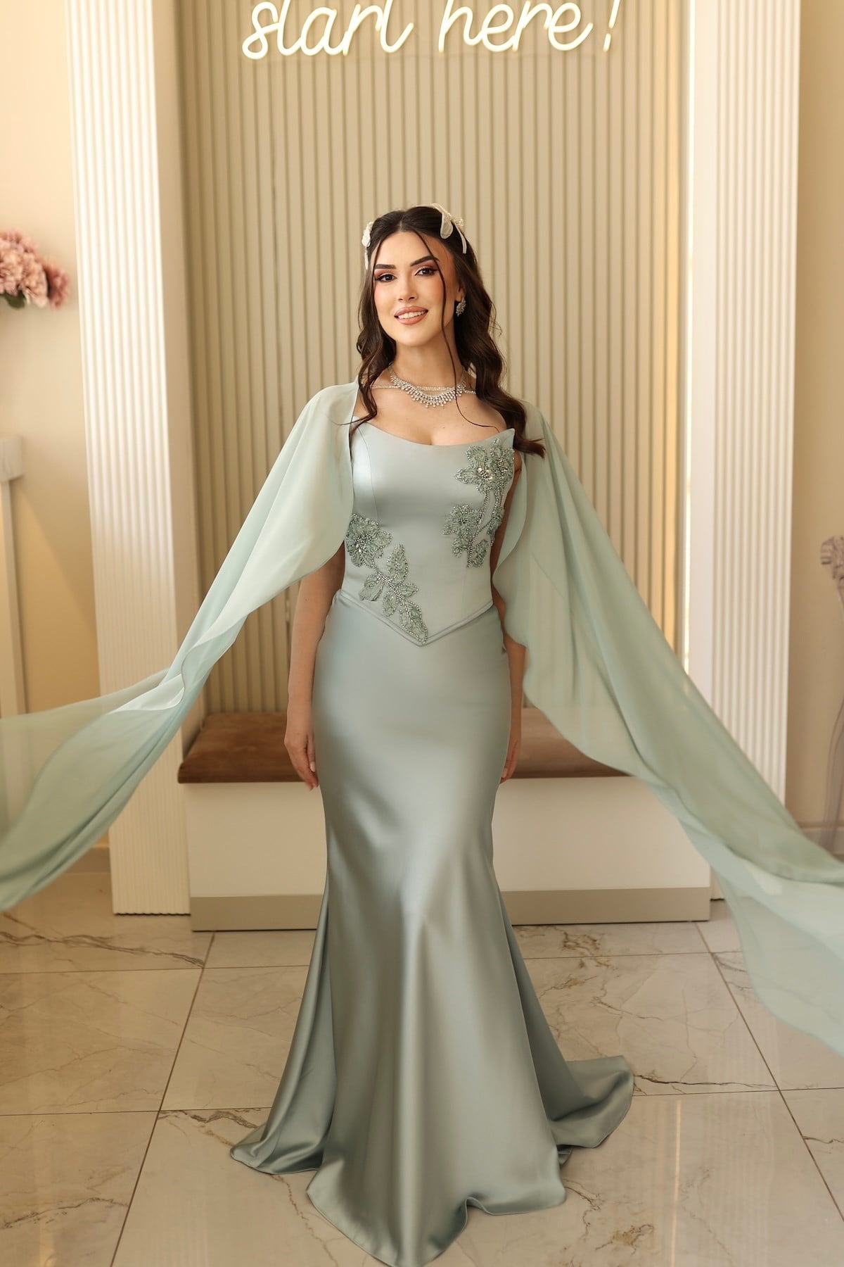 TheElsa | Serena Yeşil Balık Şifon Şal SADE ELBİSELERSerena Yeşil Balık Şifon Şal Korseli Uzun Saten Nişan Davet Elbisesi