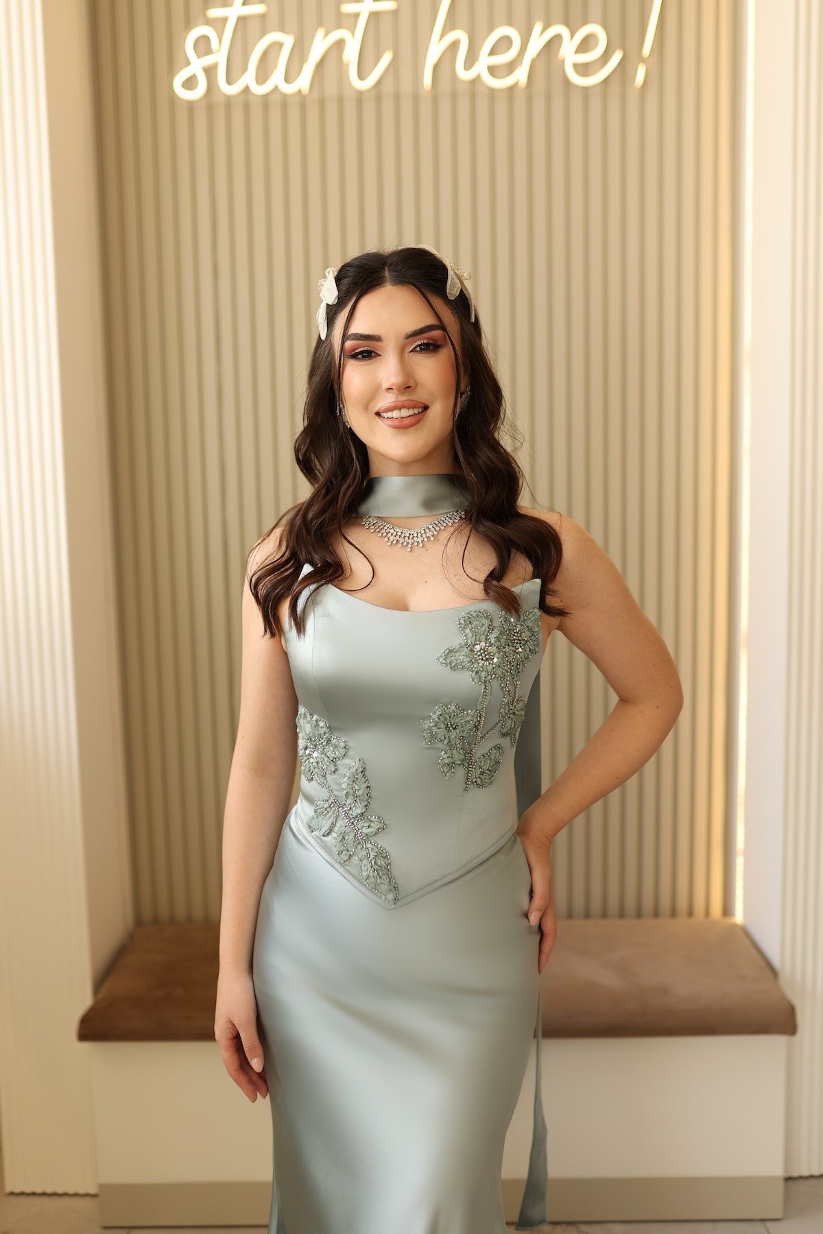 TheElsa | Serena Yeşil Balık Şifon Şal SADE ELBİSELERSerena Yeşil Balık Şifon Şal Korseli Uzun Saten Nişan Davet Elbisesi