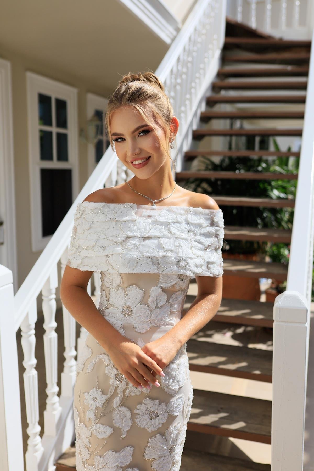 TheElsa | Sindirella Kalem Beyaz Dantel BoleroSİNDİRELLA COLLECTİONSindirella Kalem Beyaz Bej Dantel Bolero Çiçekli Özel Tasarım Dantel Abiye Elbise