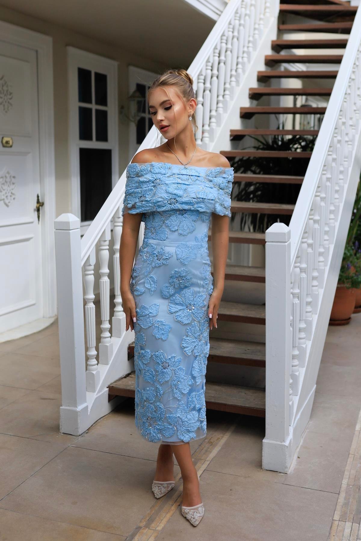 TheElsa | Sindirella Kalem Mavi Dantel BoleroSİNDİRELLA COLLECTİONSindirella Kalem Mavi Dantel Bolero Çiçekli Özel Tasarım Dantel Abiye Elbise