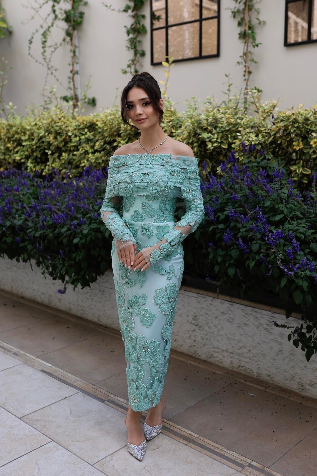 TheElsa | Sindirella Kalem Mint Yeşil Dantel BoleroSİNDİRELLA COLLECTİONSindirella Kalem Mint Yeşil Dantel Bolero Çiçekli Özel Tasarım Dantel Abiye Elbise