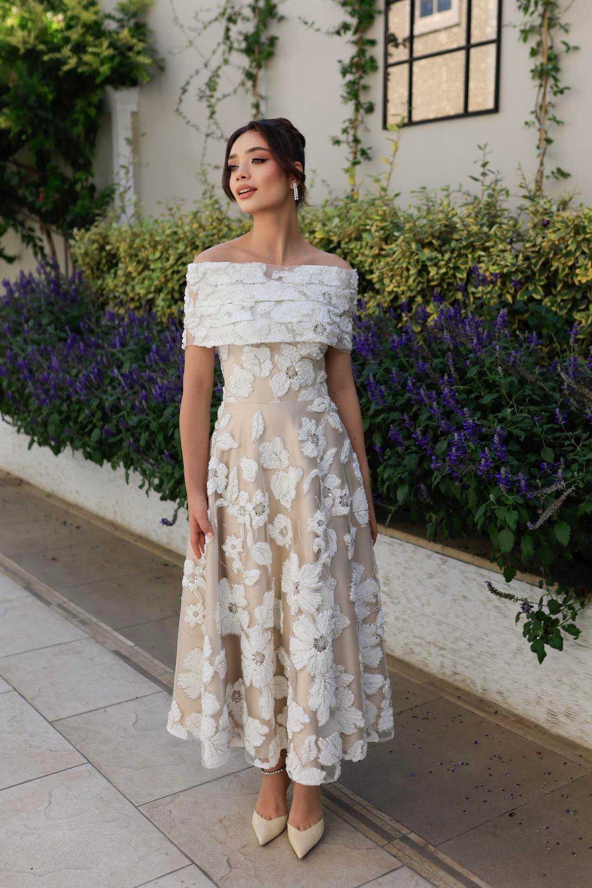 TheElsa | Sindirella Prenses Beyaz Dantel BoleroSİNDİRELLA COLLECTİONSindirella Prenses Beyaz Bej Dantel Bolero Çiçekli Özel Tasarım Dantel Abiye Elbise