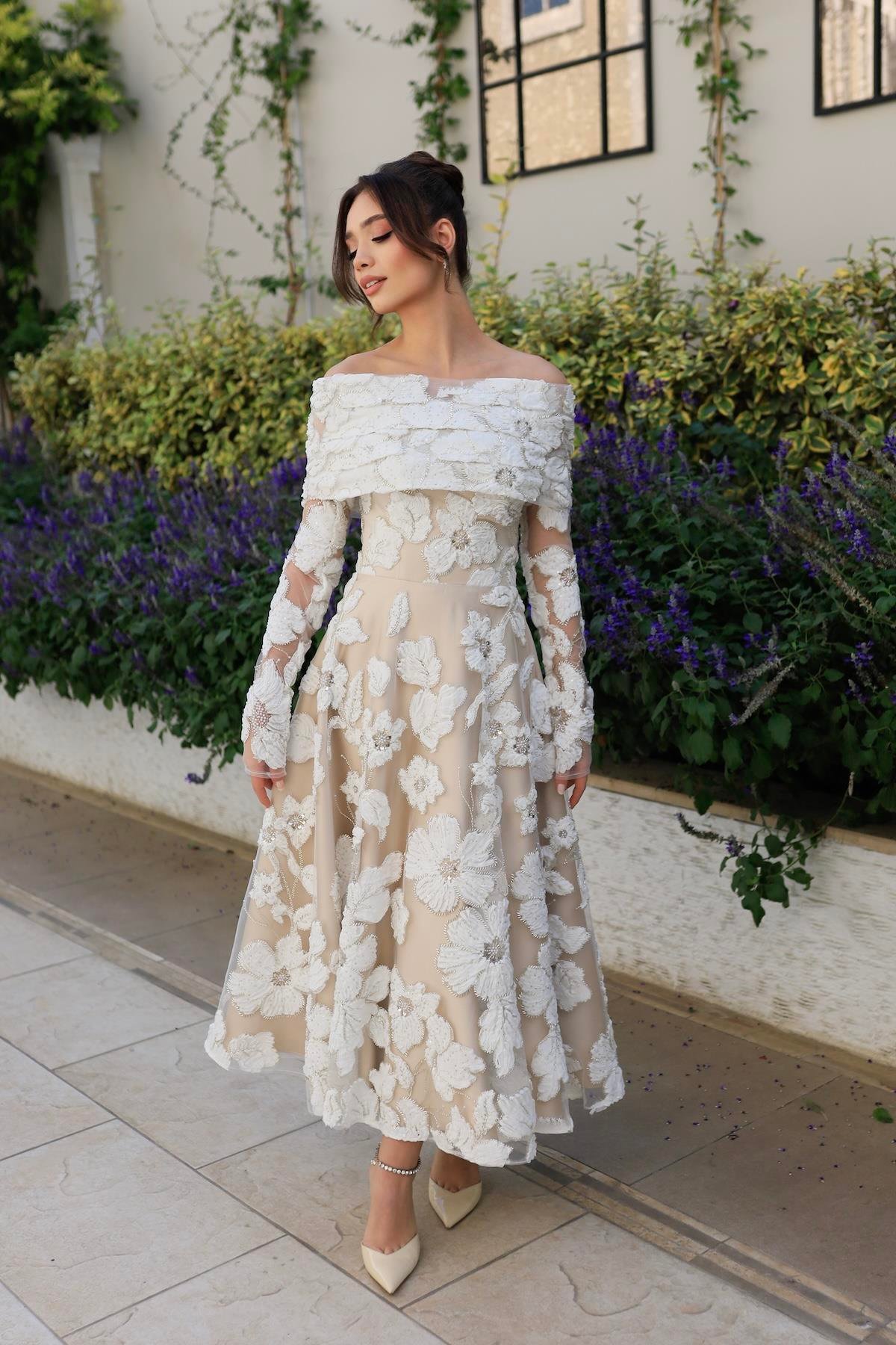 TheElsa | Sindirella Prenses Beyaz Dantel BoleroSİNDİRELLA COLLECTİONSindirella Prenses Beyaz Bej Dantel Bolero Çiçekli Özel Tasarım Dantel Abiye Elbise