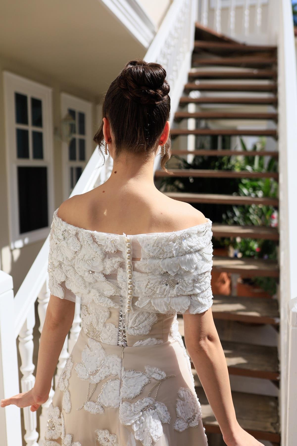 TheElsa | Sindirella Prenses Beyaz Dantel BoleroSİNDİRELLA COLLECTİONSindirella Prenses Beyaz Bej Dantel Bolero Çiçekli Özel Tasarım Dantel Abiye Elbise