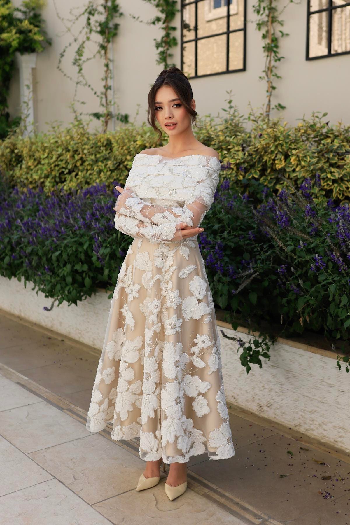 TheElsa | Sindirella Prenses Beyaz Dantel BoleroSİNDİRELLA COLLECTİONSindirella Prenses Beyaz Bej Dantel Bolero Çiçekli Özel Tasarım Dantel Abiye Elbise