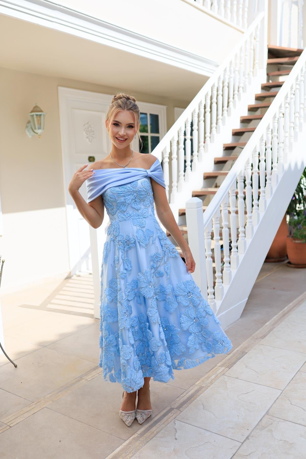 TheElsa | Sindirella Prenses Mavi Saten BoleroSİNDİRELLA COLLECTİONSindirella Prenses Mavi Saten Bolero Çiçekli Özel Tasarım Dantel Abiye Elbise