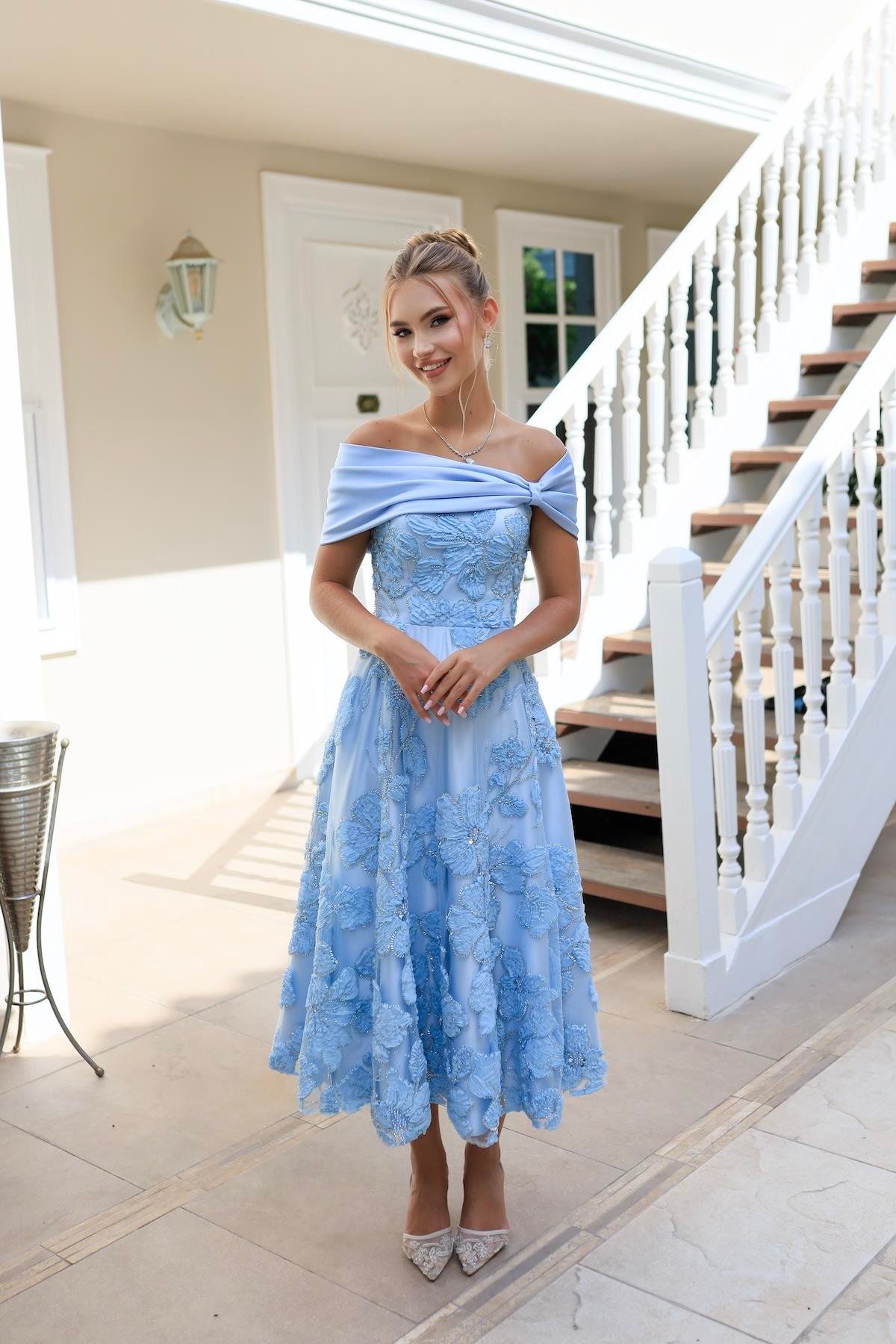 TheElsa | Sindirella Prenses Mavi Saten BoleroSİNDİRELLA COLLECTİONSindirella Prenses Mavi Saten Bolero Çiçekli Özel Tasarım Dantel Abiye Elbise