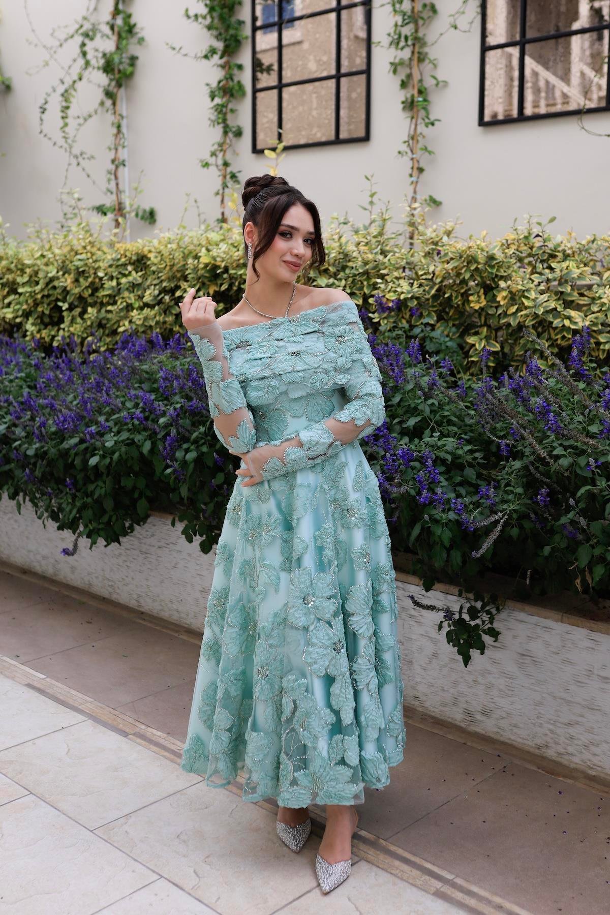 TheElsa | Sindirella Prenses Mint Yeşil Dantel BoleroSİNDİRELLA COLLECTİONSindirella Prenses Mint Yeşil Dantel Bolero Çiçekli Özel Tasarım Dantel Abiye Elbise