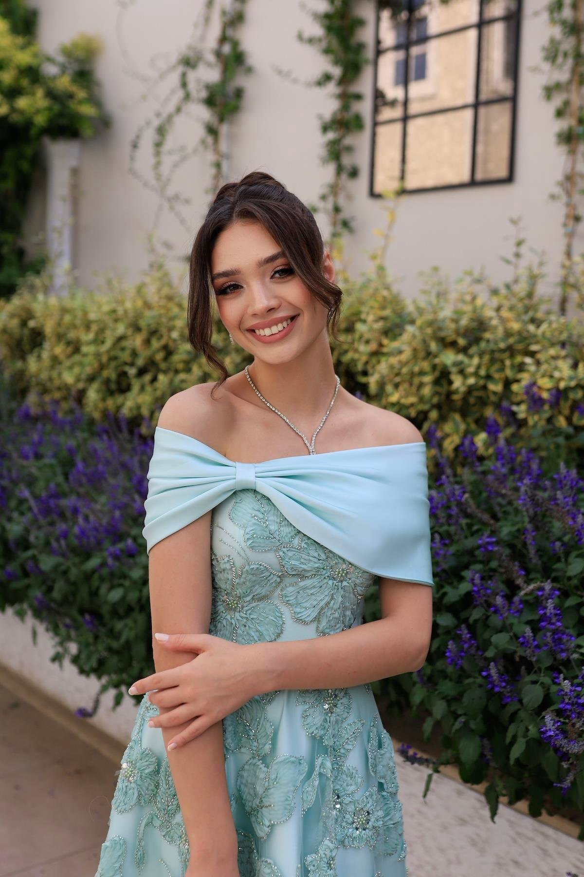 TheElsa | Sindirella Prenses Mint Yeşil Saten BoleroSİNDİRELLA COLLECTİONSindirella Prenses Mint Yeşil Saten Bolero Çiçekli Özel Tasarım Dantel Abiye Elbise