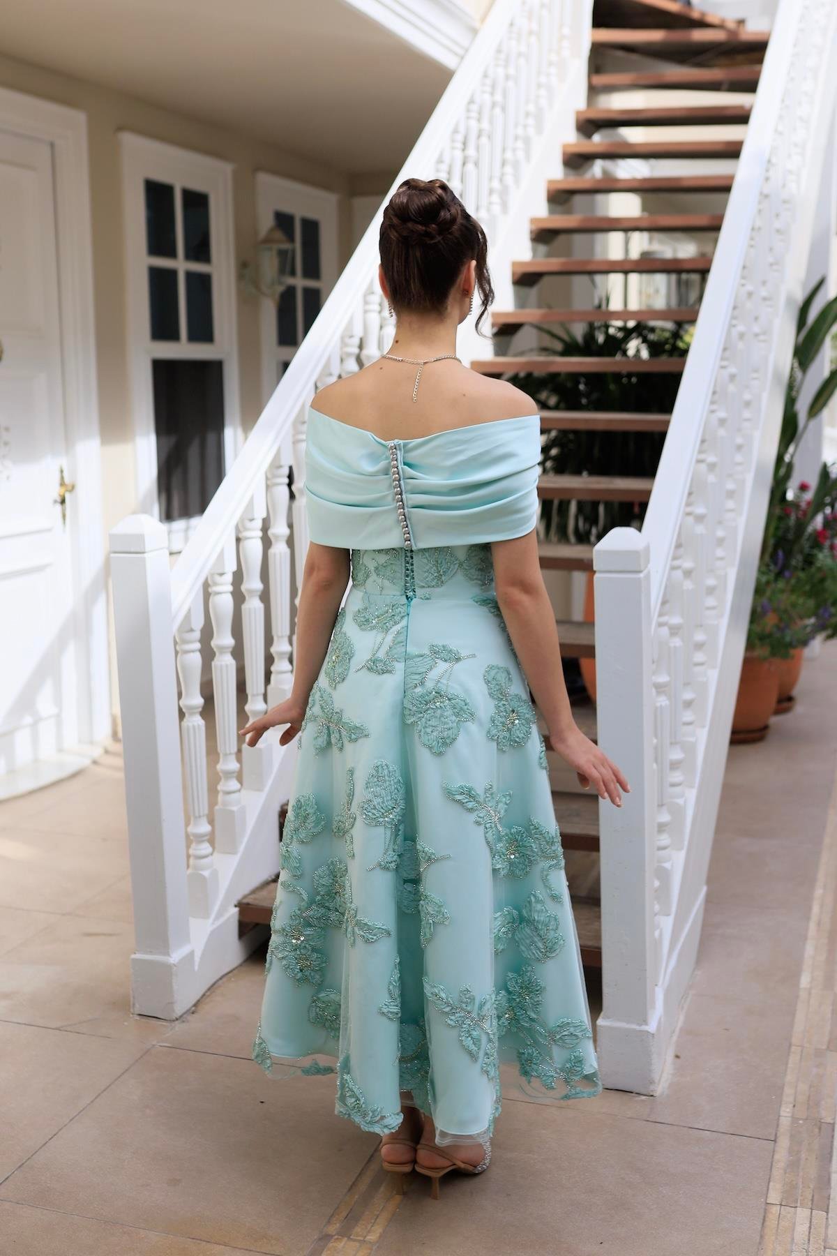 TheElsa | Sindirella Prenses Mint Yeşil Saten BoleroSİNDİRELLA COLLECTİONSindirella Prenses Mint Yeşil Saten Bolero Çiçekli Özel Tasarım Dantel Abiye Elbise