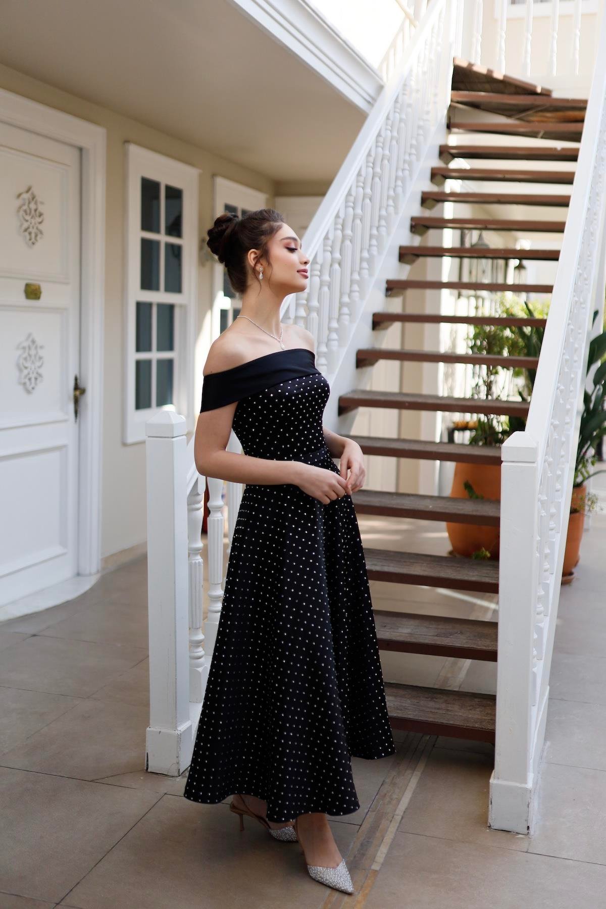 TheElsa | Kişiye Özel Üretim Abiye Elbiseler | Soprano Siyah Prenses Özel Tasarım ElbiseSADE ELBİSELERSoprano Siyah Prenses Özel Tasarım Elbise