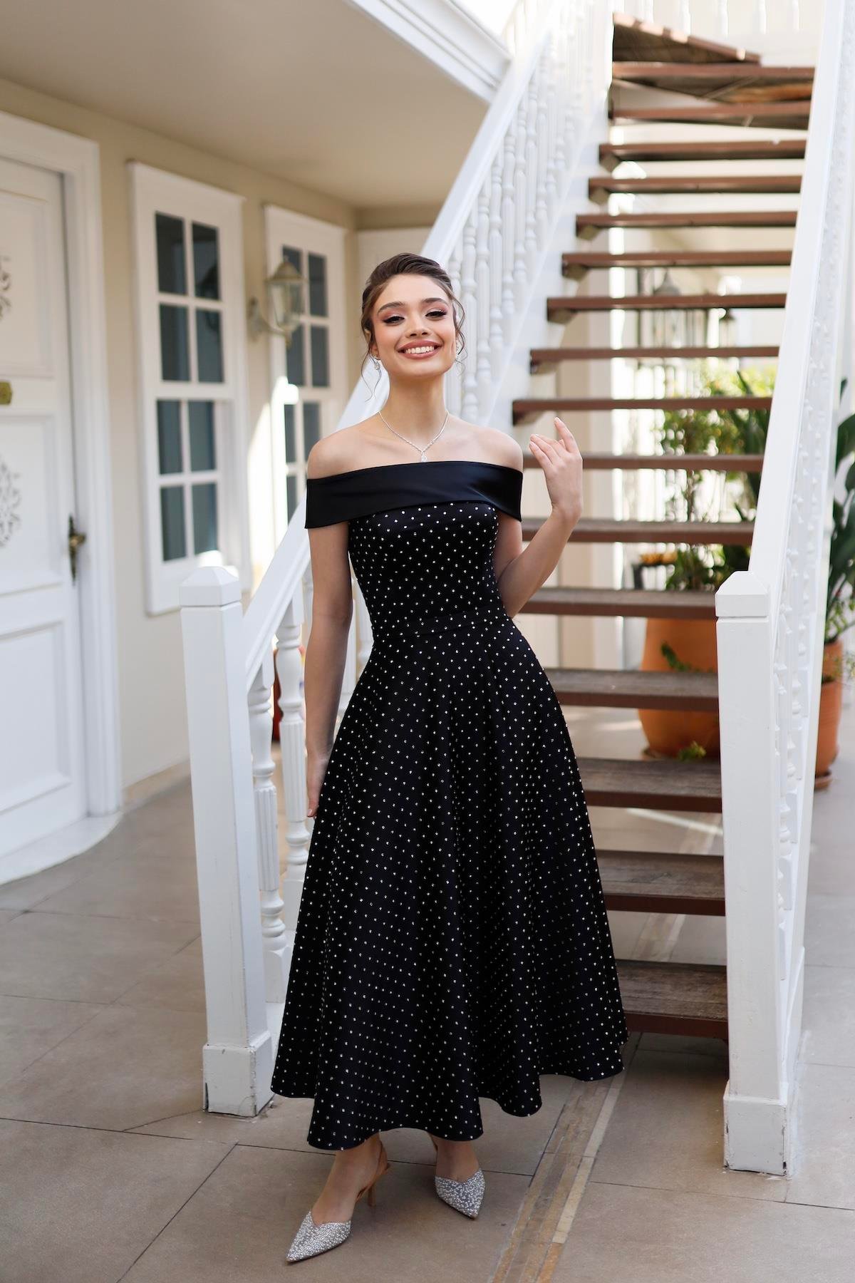 TheElsa | Kişiye Özel Üretim Abiye Elbiseler | Soprano Siyah Prenses Özel Tasarım ElbiseSADE ELBİSELERSoprano Siyah Prenses Özel Tasarım Elbise