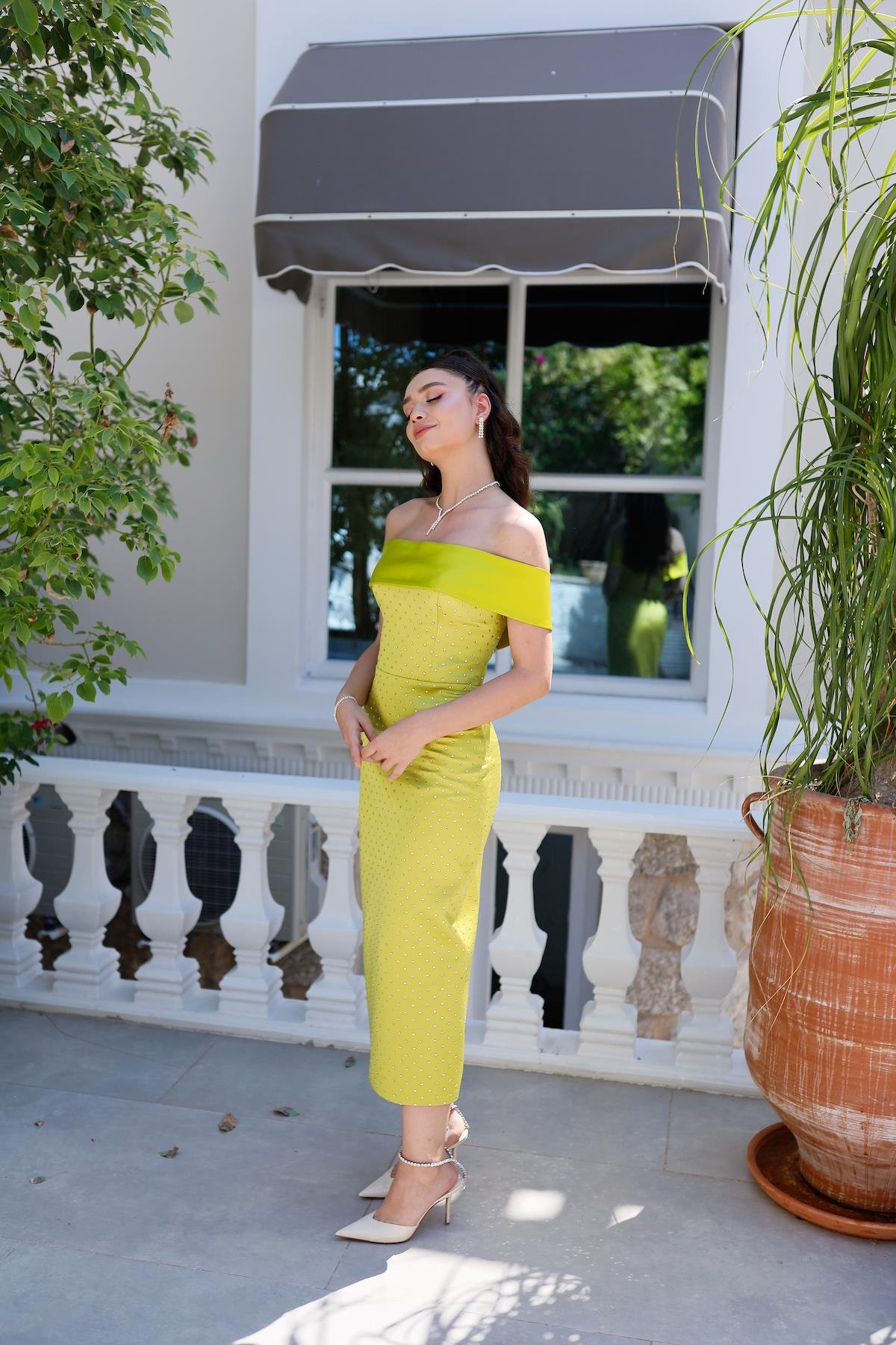 TheElsa | Kişiye Özel Üretim Abiye Elbise | Soprano Yağ Yeşili Kalem Özel Tasarım ElbiseSADE ELBİSELERSoprano Yağ Yeşili Kalem Özel Tasarım Elbise