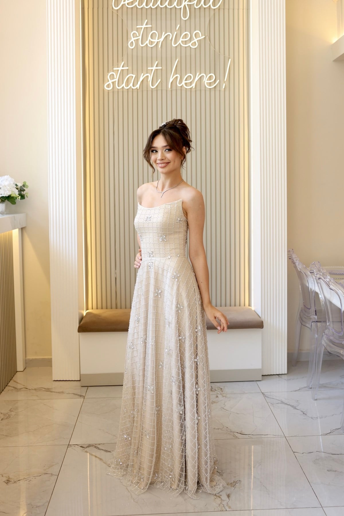 TheElsa | Vesper Prenses Bej Maxi Dantel Nikah Nişan Söz ElbisesiBEYAZ DANTEL ELBİSELERVesper Prenses Bej Maxi Dantel Nikah Nişan Söz Elbisesi
