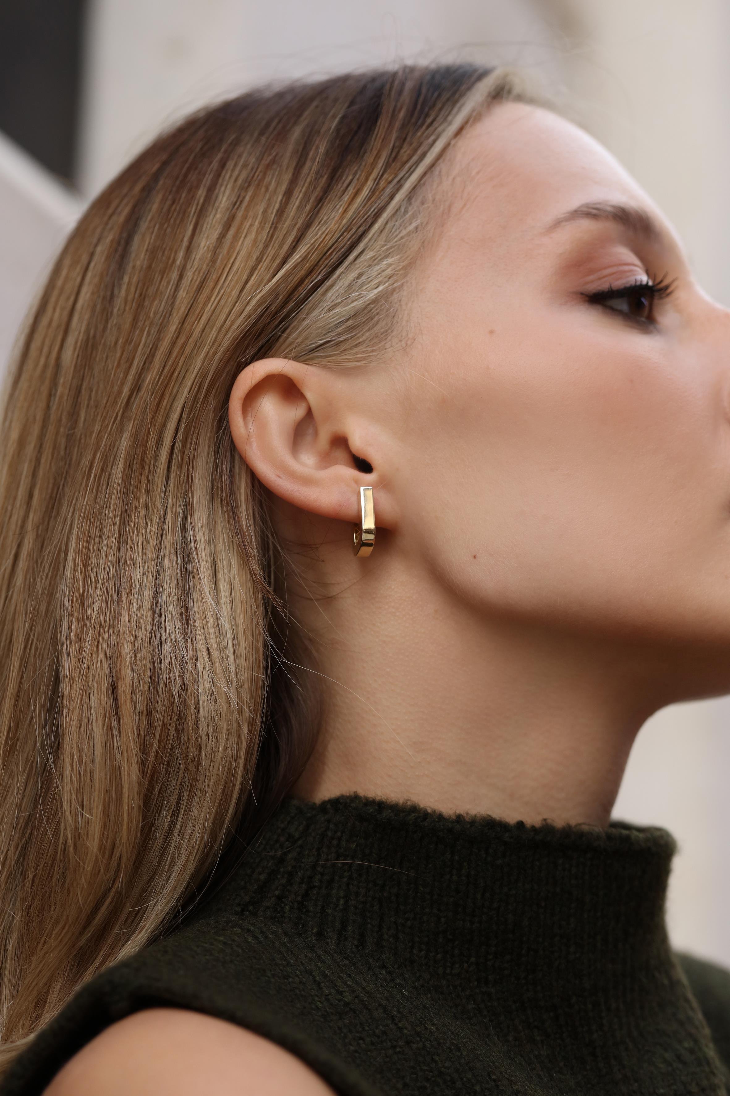  14 Ayar Altın Dikdörtgen Küpe