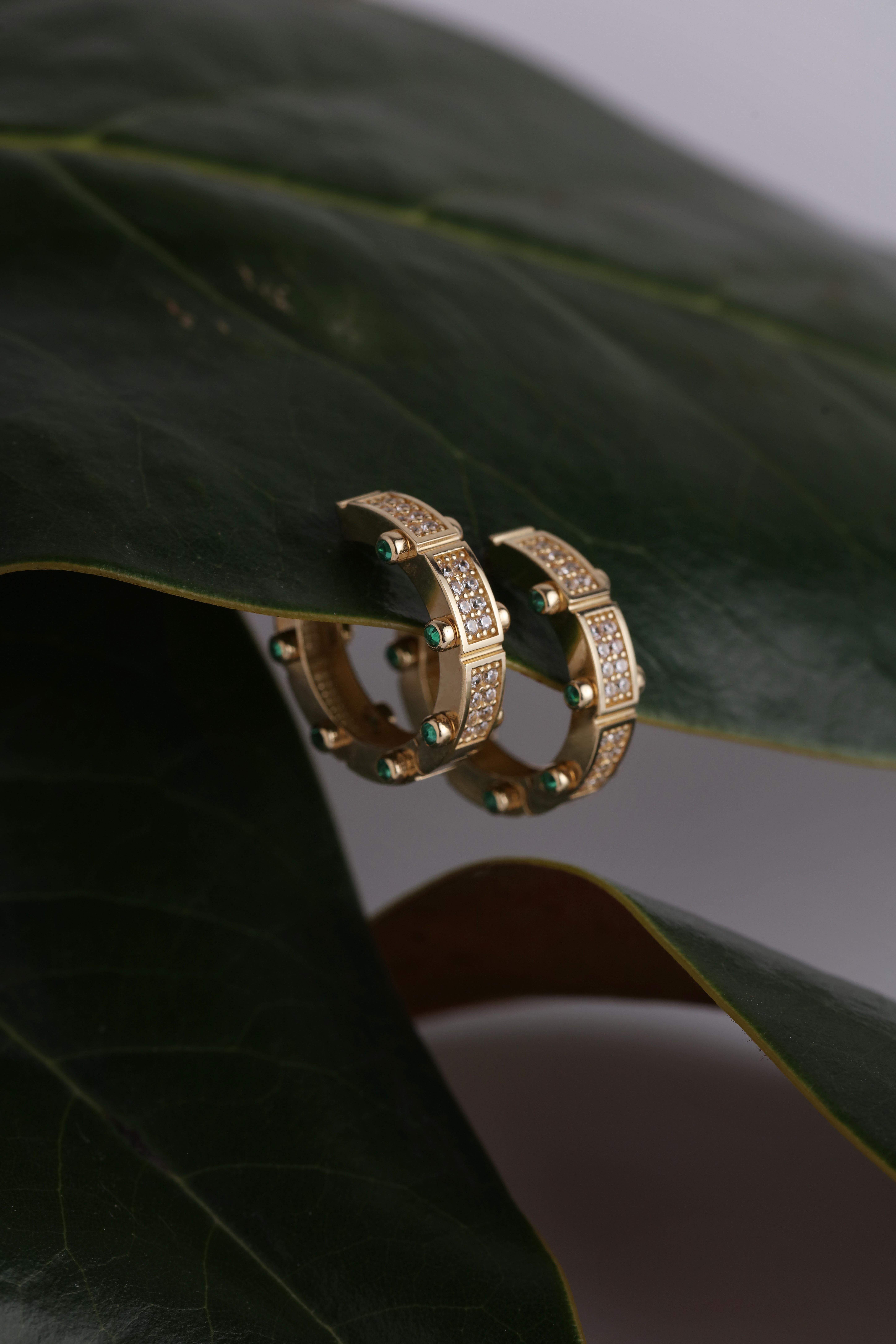  14 Ayar Altın Taş Detay Küpe