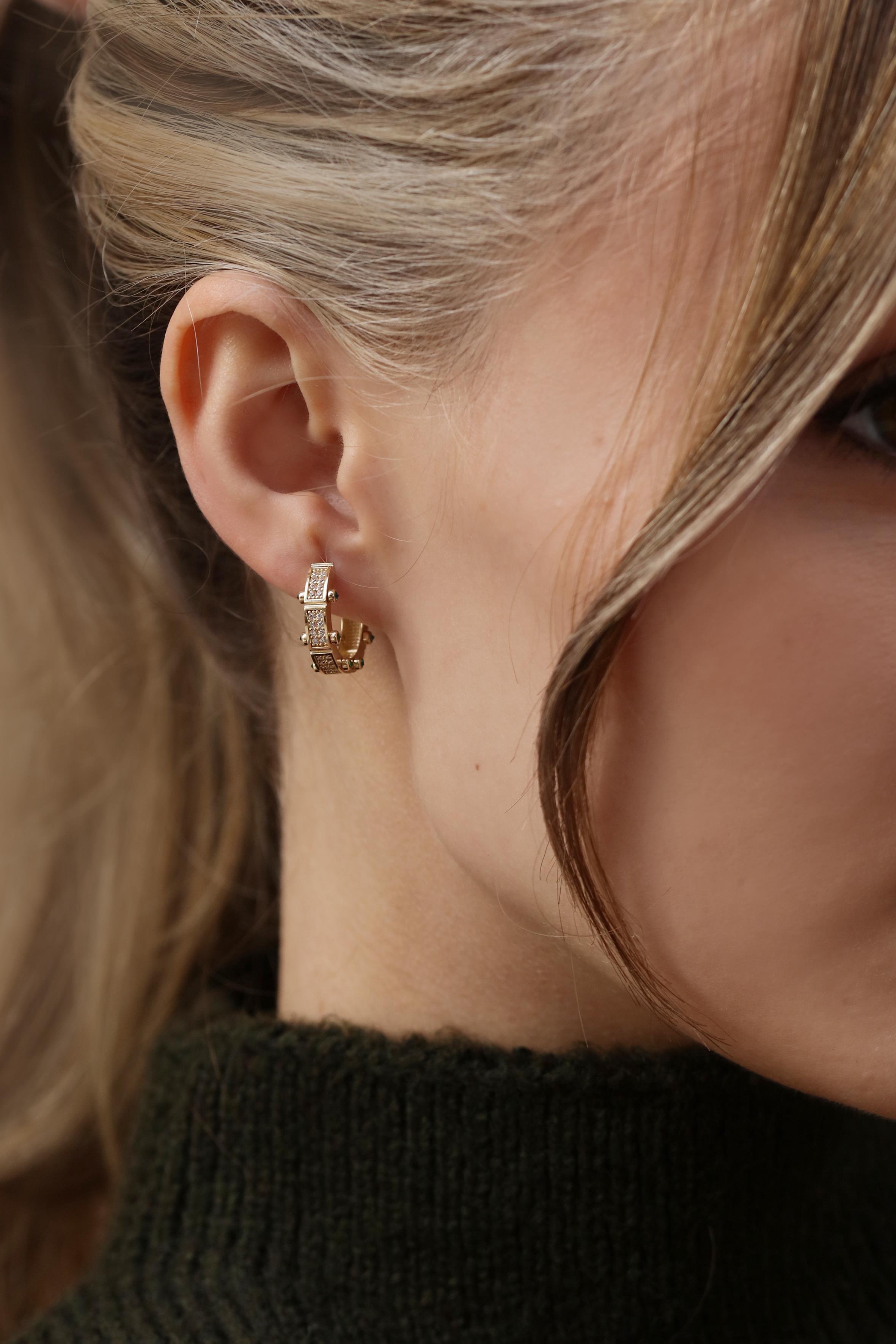  14 Ayar Altın Taş Detay Küpe