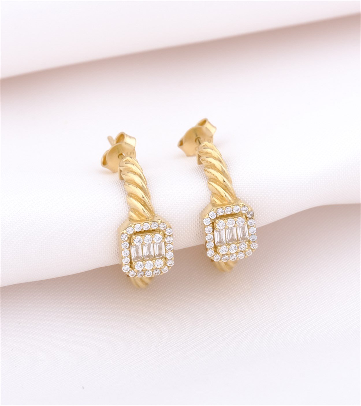 Jewelina ile tarzını yansıt! Küpe 29