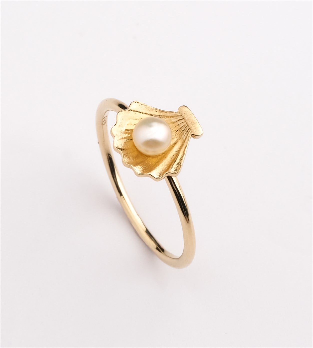 Işıltılı bir başlangıç için Jewelina Yüzük