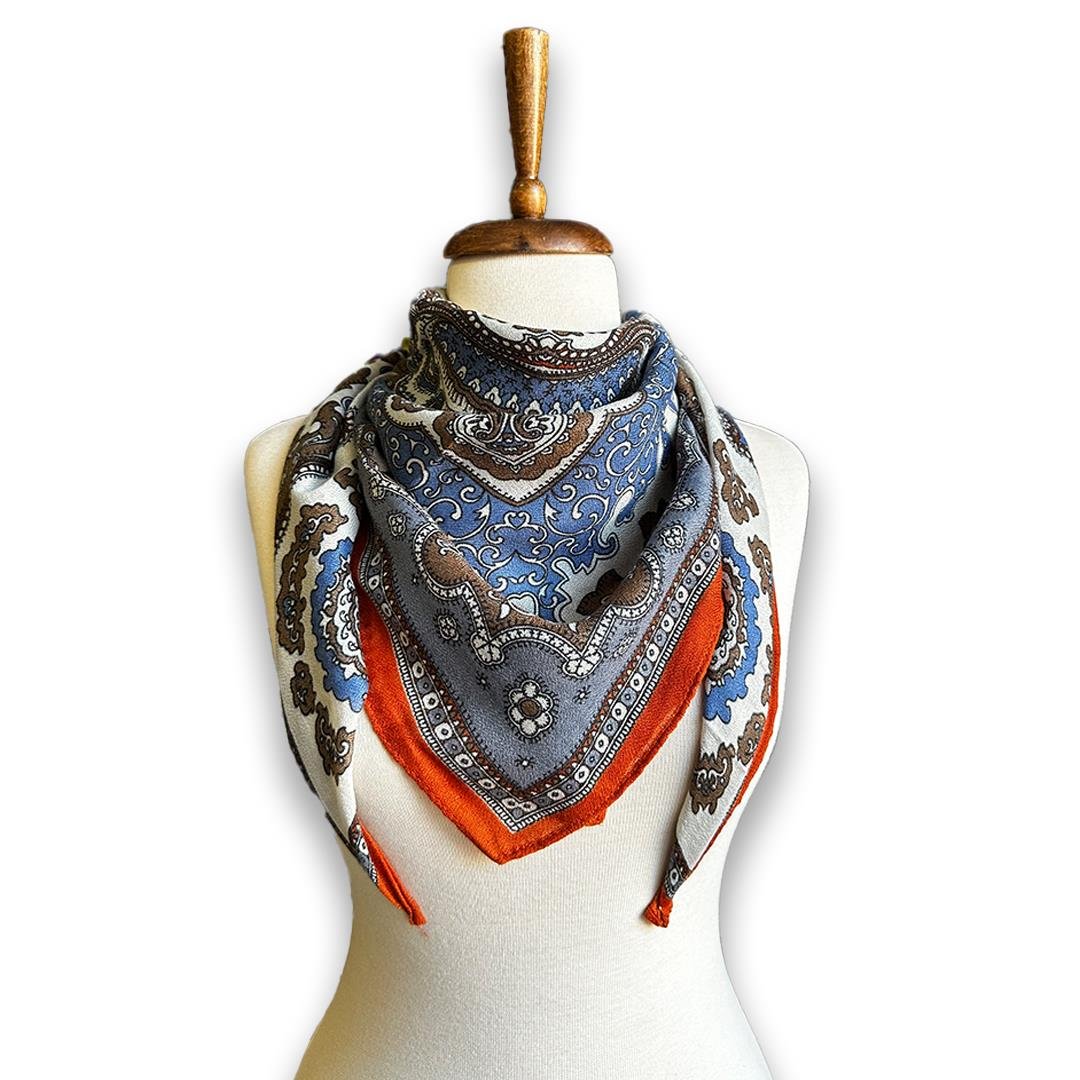 {Bandana}