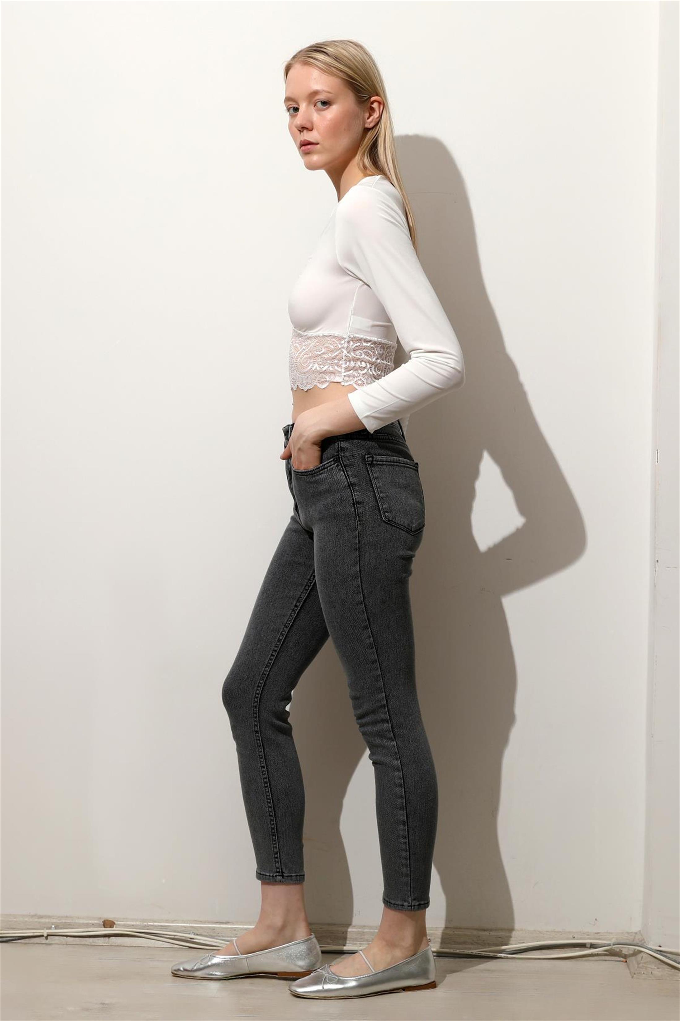 Kadın Yüksek Bel Dar Paça Slim Fit Denim Jean Pantolon
