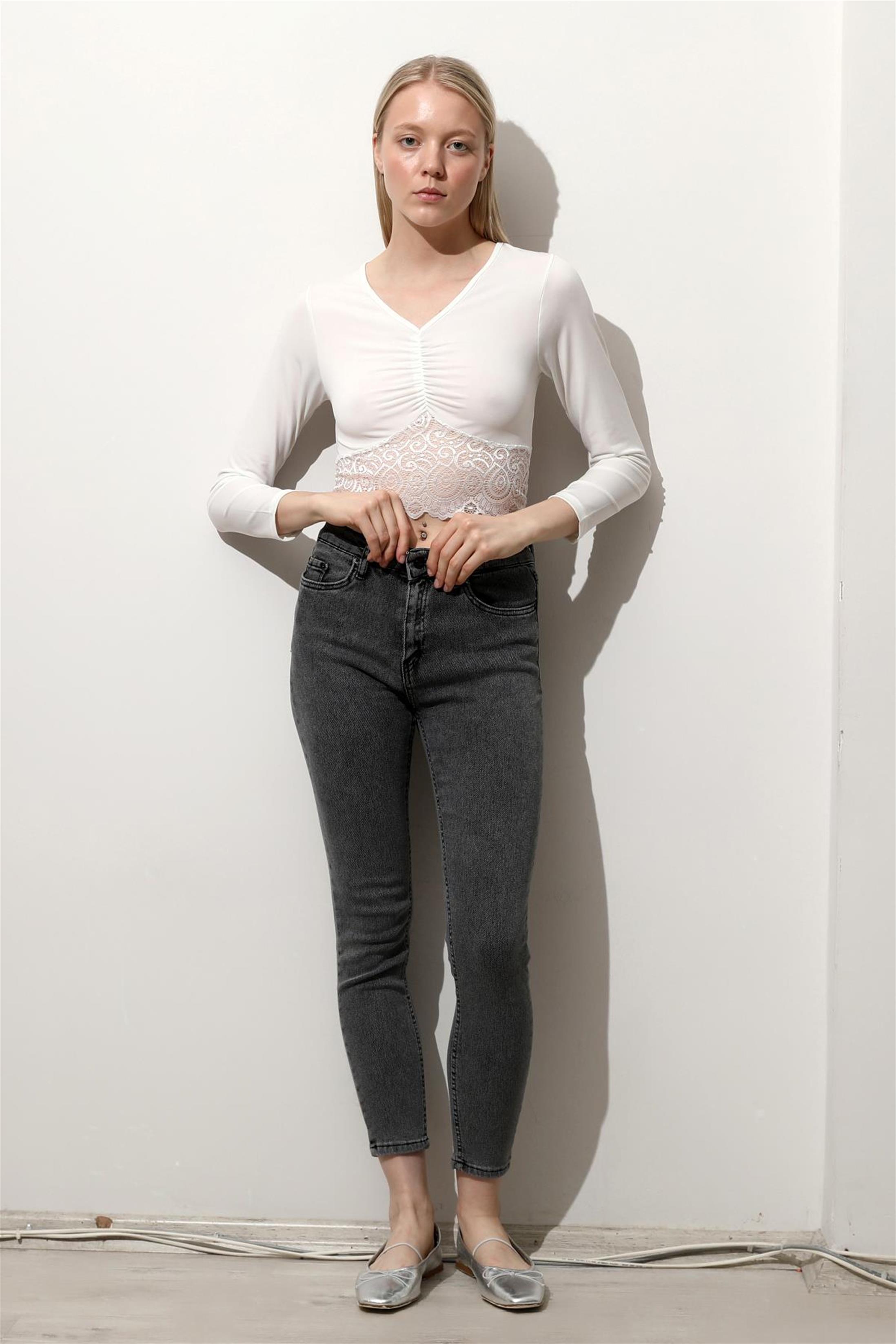 Kadın Yüksek Bel Dar Paça Slim Fit Denim Jean Pantolon