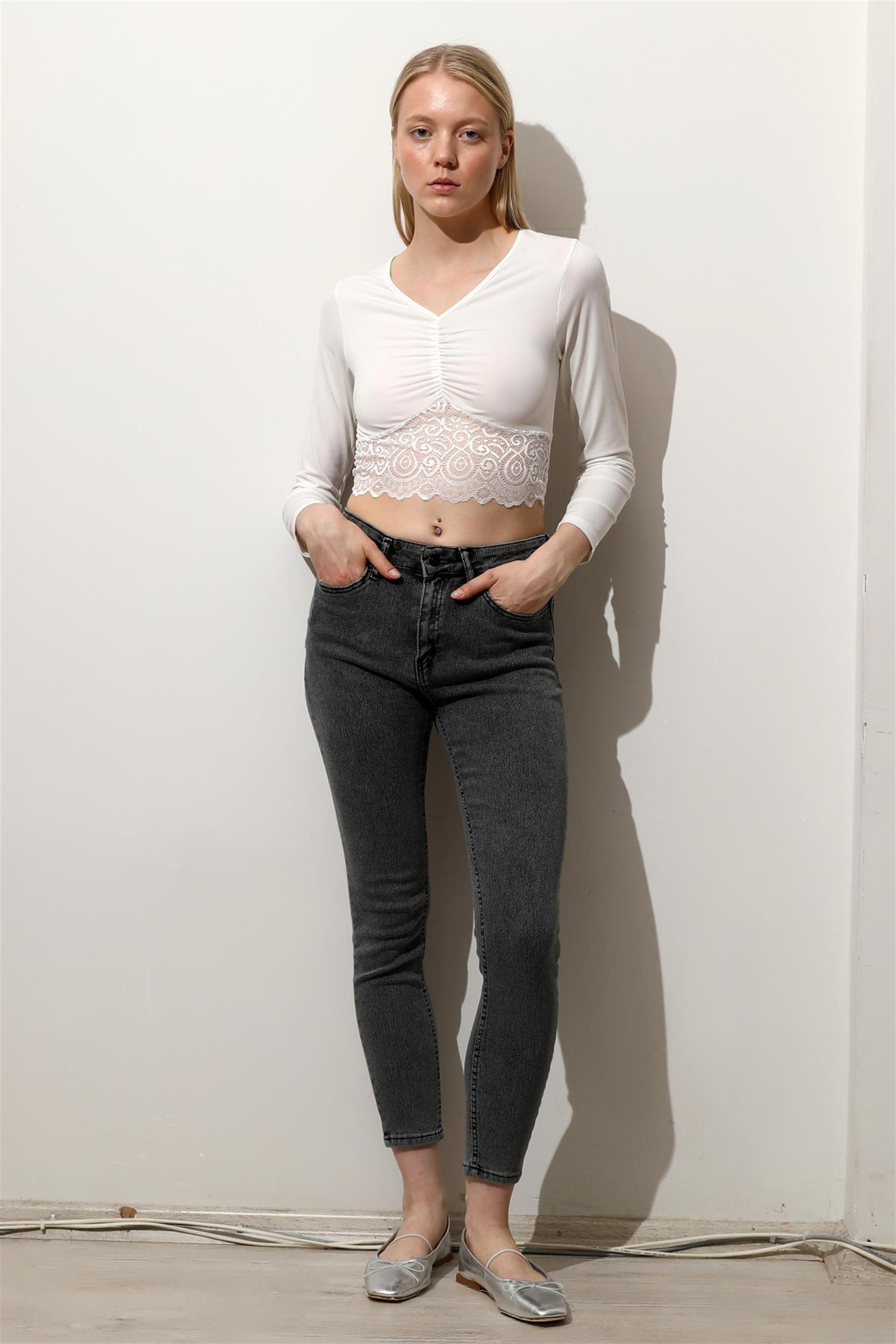 Kadın Yüksek Bel Dar Paça Slim Fit Denim Jean Pantolon