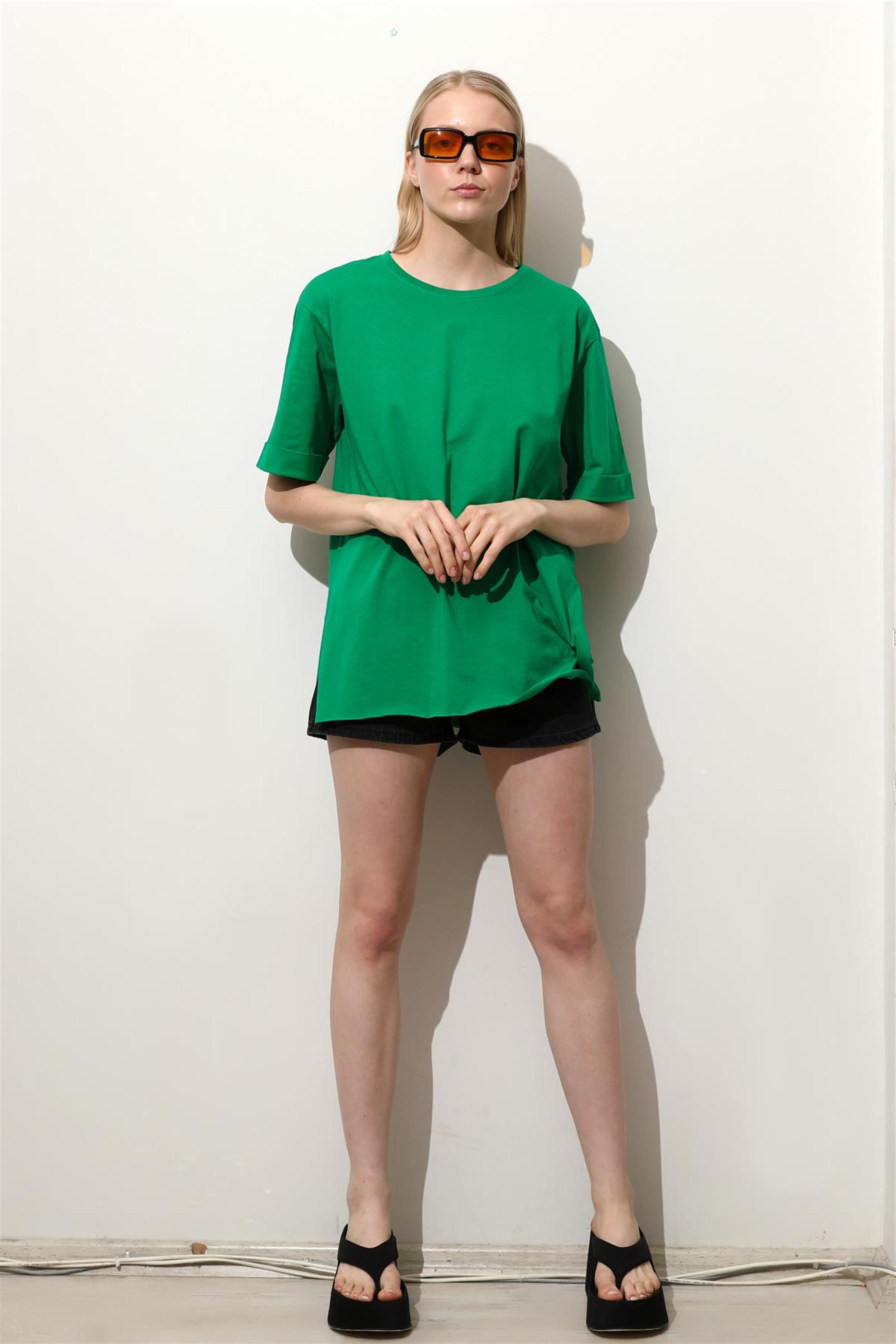 Kadın Bisiklet Yaka Duble Kol Oversize Yırtmaçlı T-Shirt
