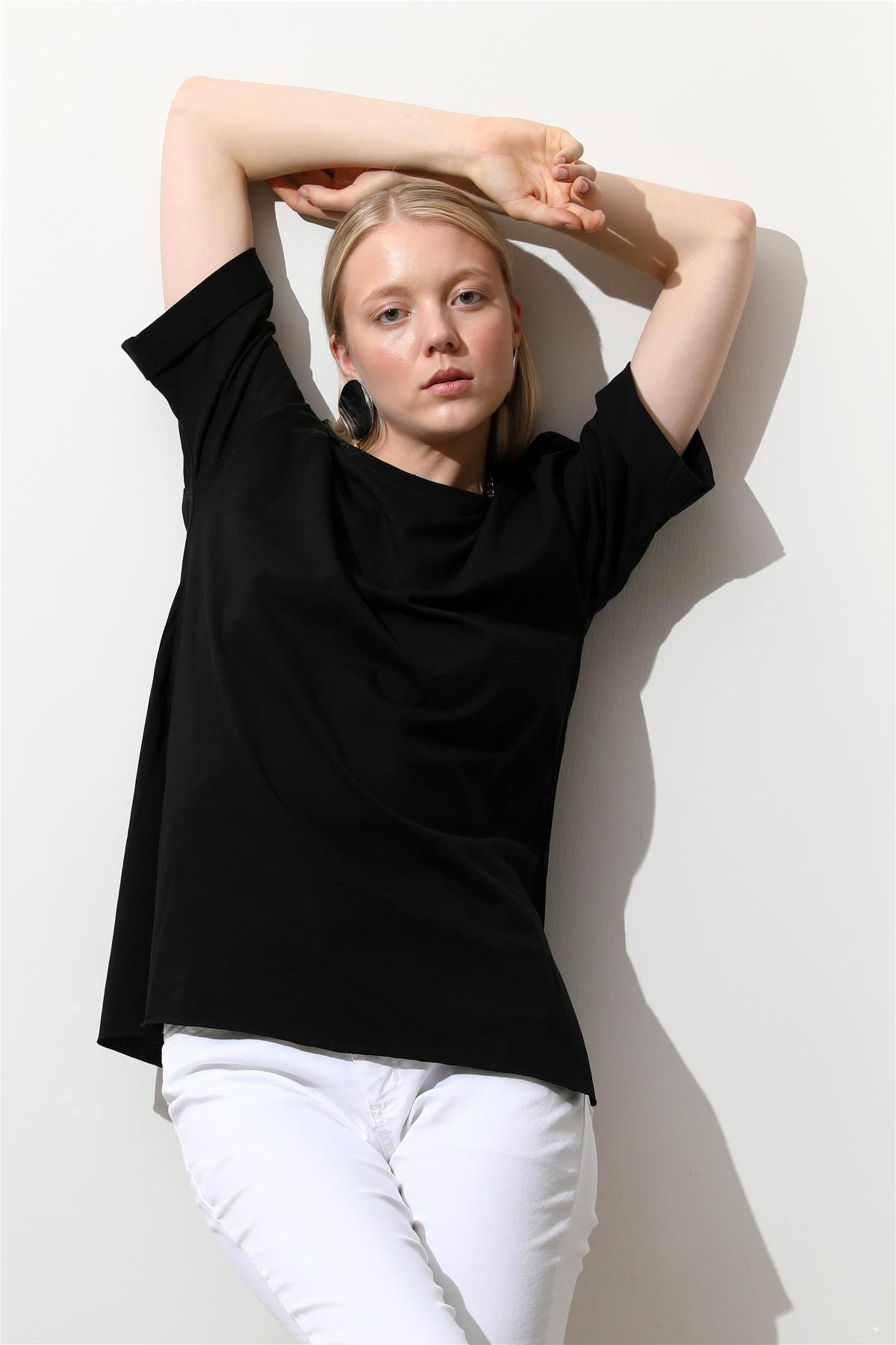 Kadın Bisiklet Yaka Duble Kol Oversize Yırtmaçlı T-Shirt