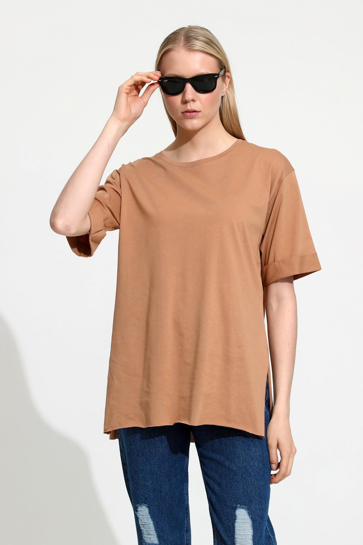 Kadın Bisiklet Yaka Duble Kol Oversize Yırtmaçlı T-Shirt