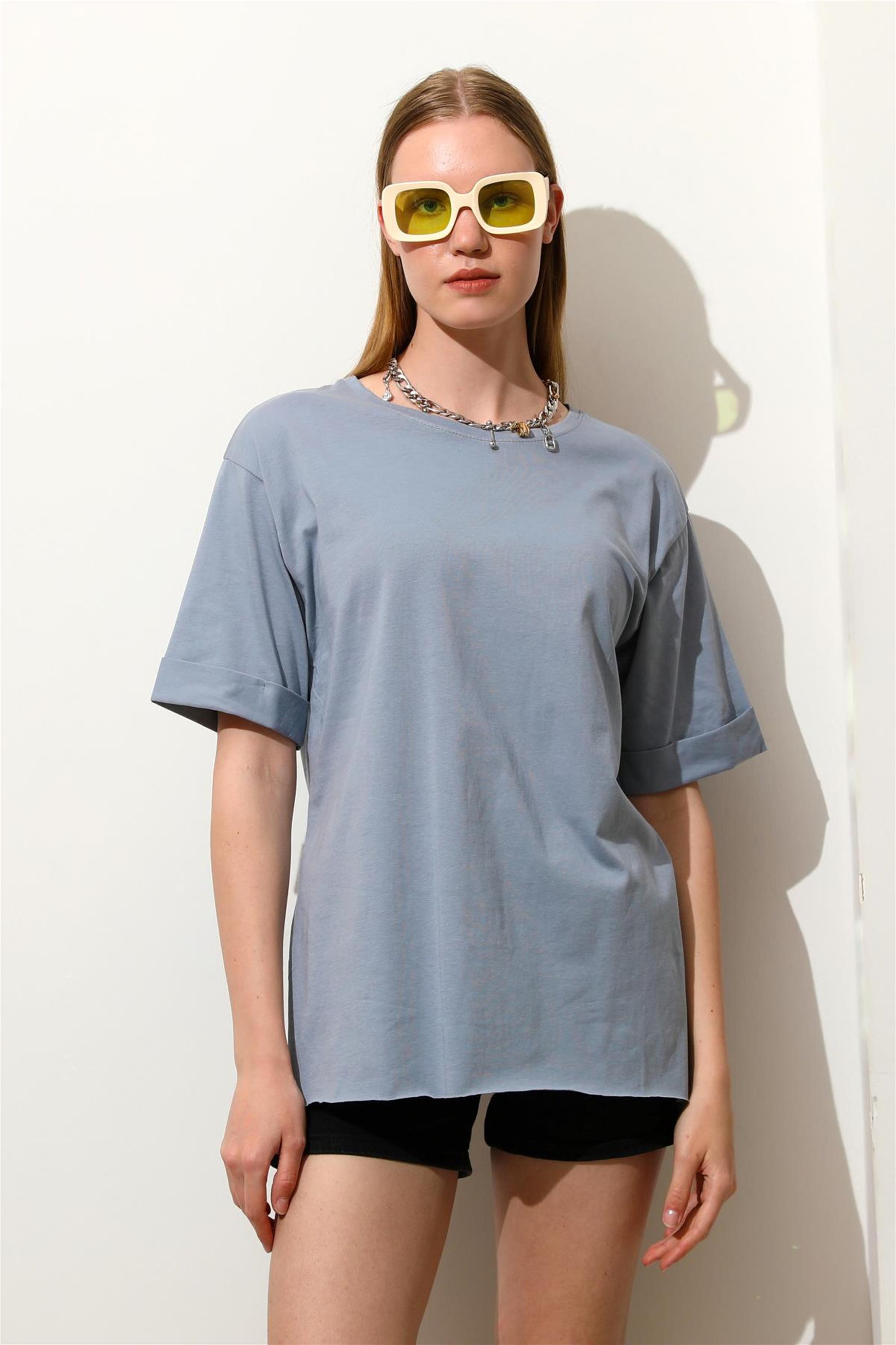 Kadın Bisiklet Yaka Duble Kol Oversize Yırtmaçlı T-Shirt