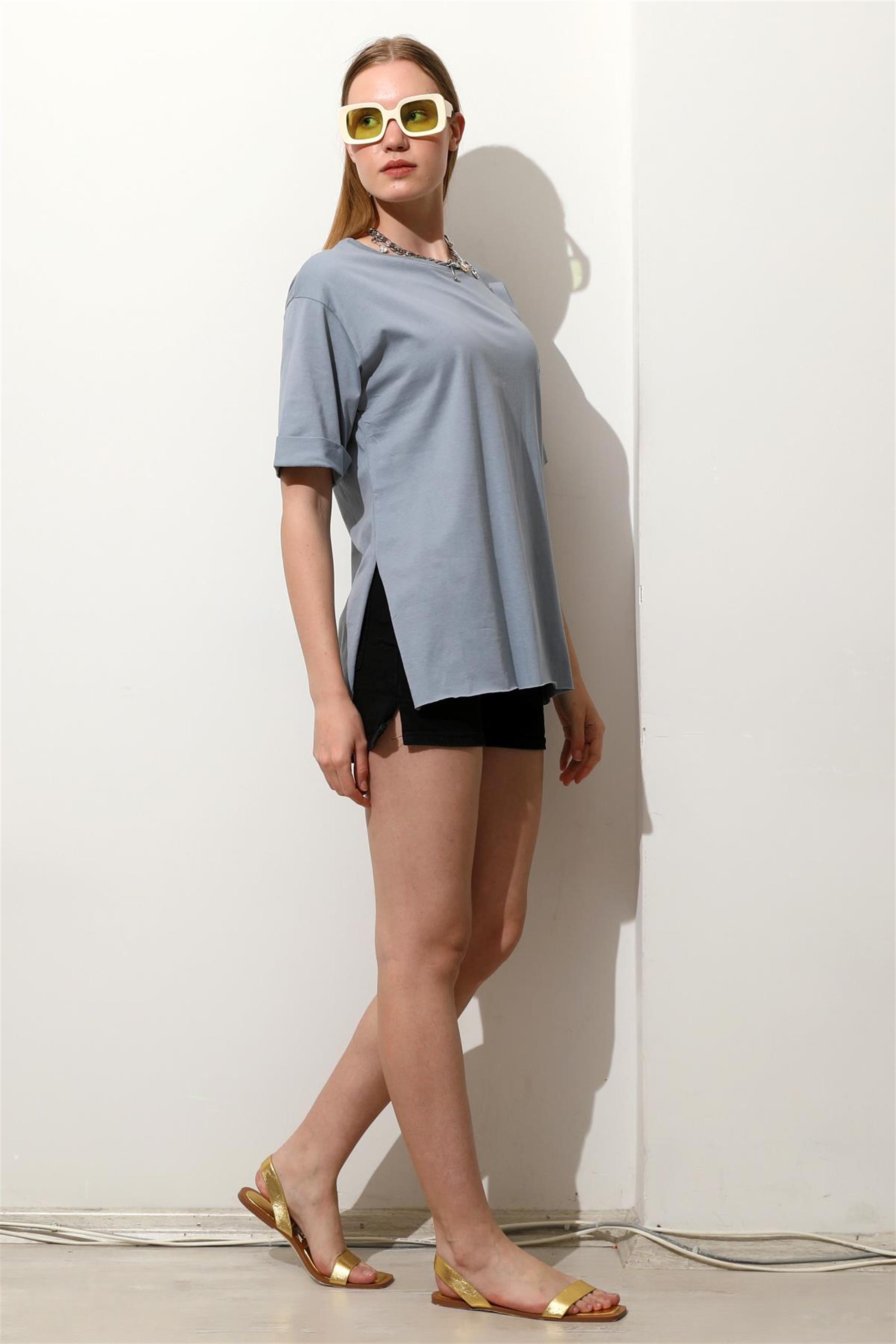 Kadın Bisiklet Yaka Duble Kol Oversize Yırtmaçlı T-Shirt